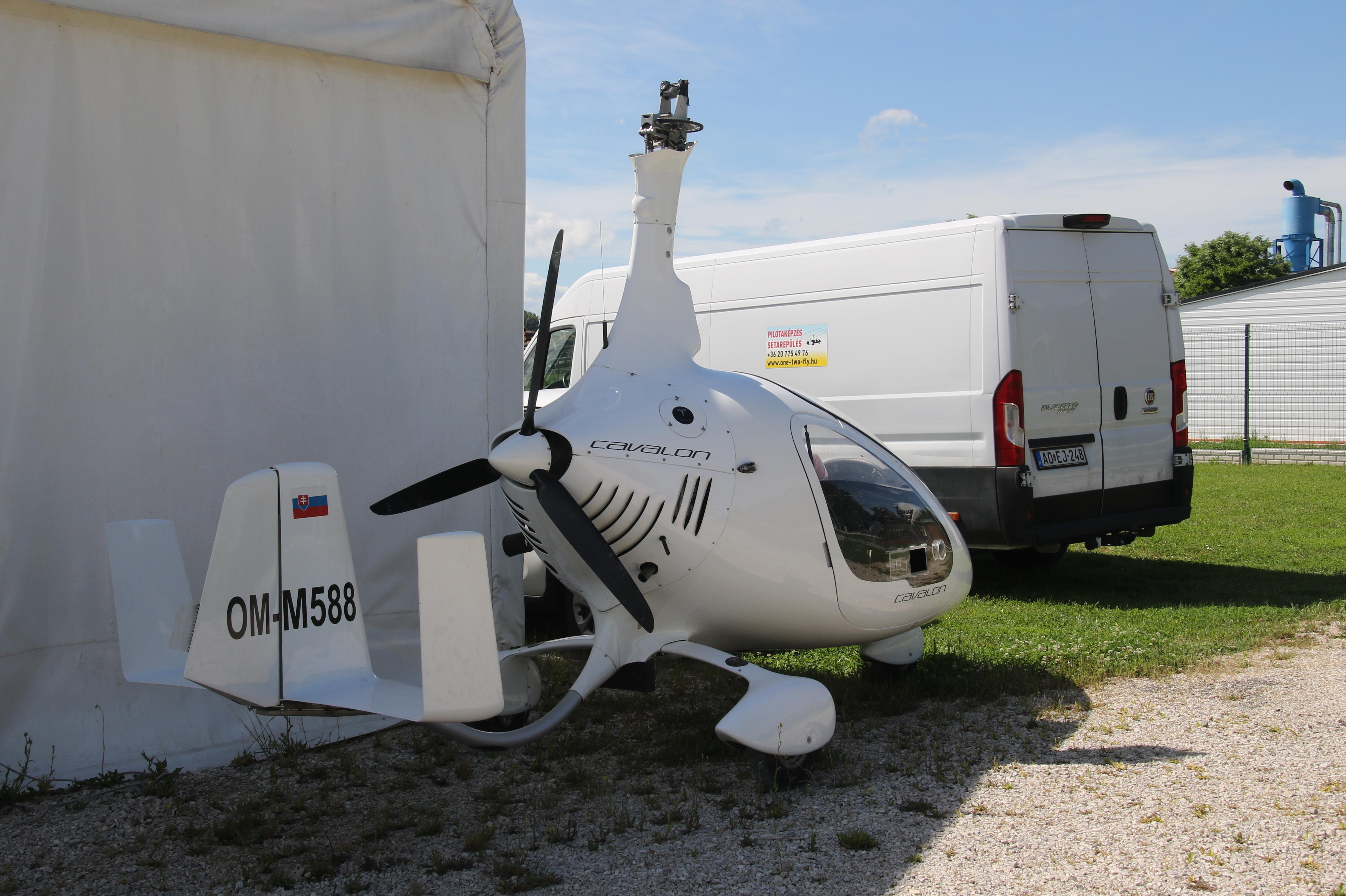 OM-M588 photo, click to enlarge