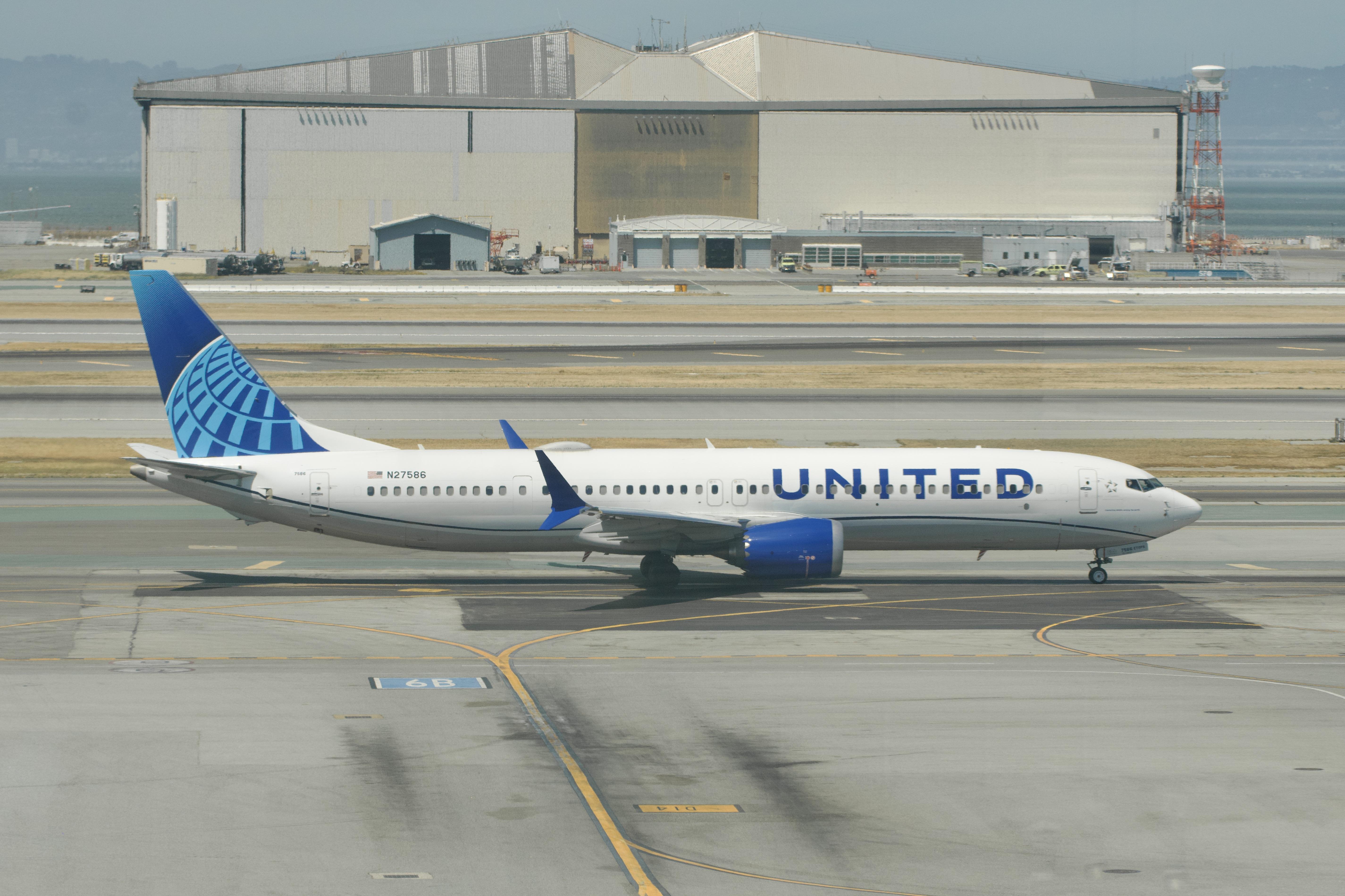 N27586 @ KSFO - Sky Terrace SFO 2026 - by ClaytonEddy