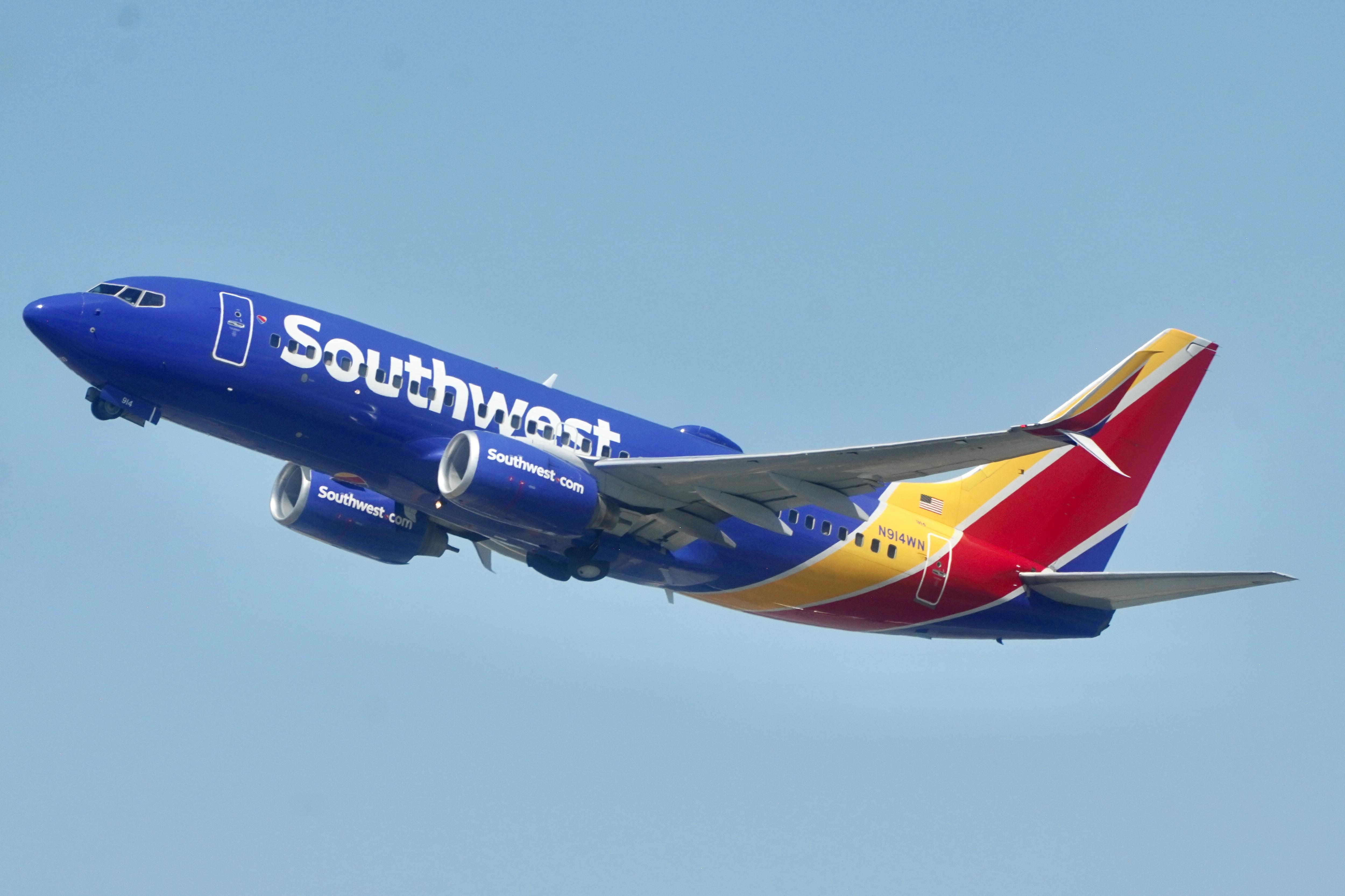 N914WN @ KSFO - Sky Terrace SFO 2026 - by ClaytonEddy