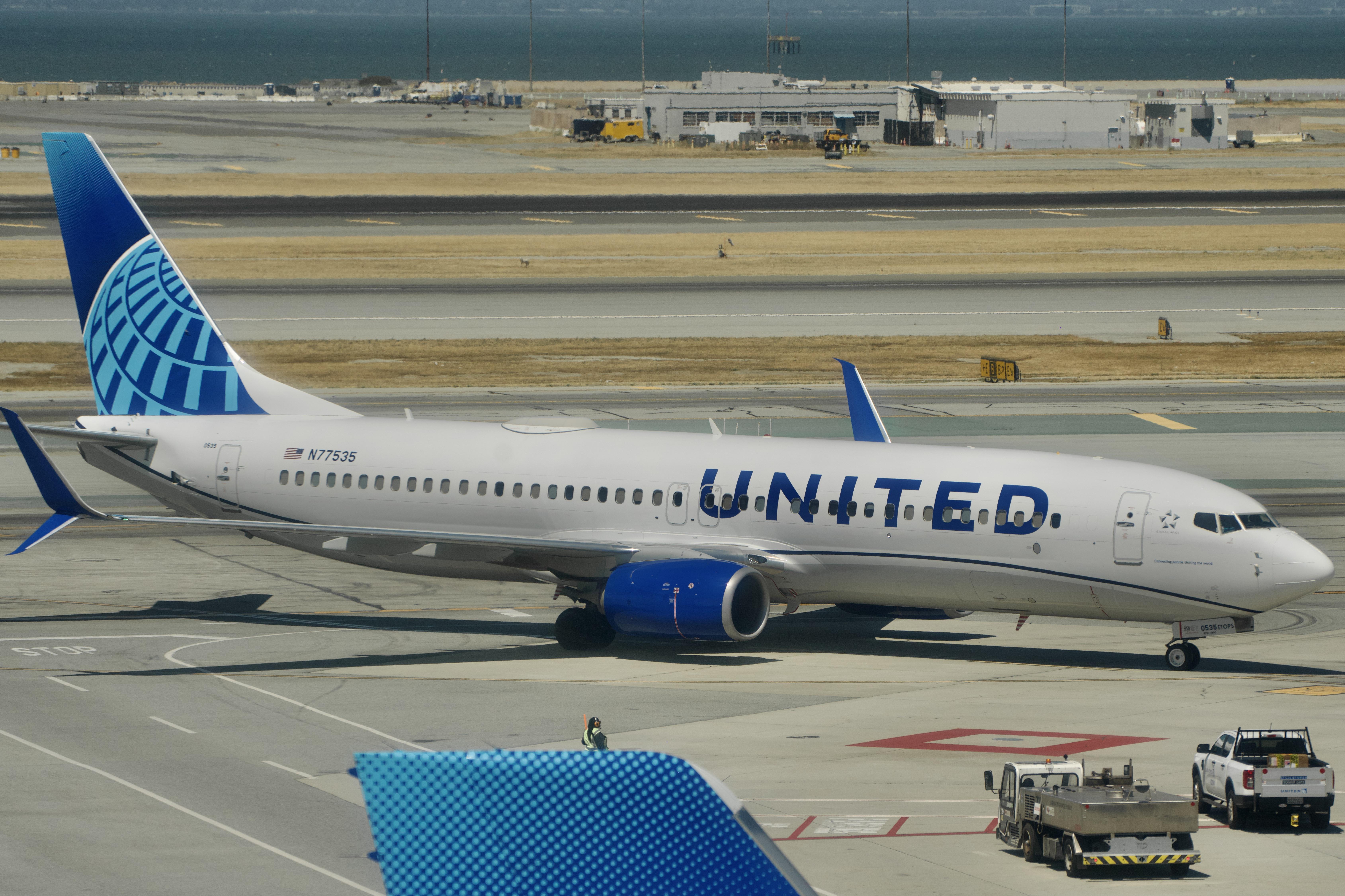 N77535 @ KSFO - Sky Terrace SFO 2026 - by ClaytonEddy