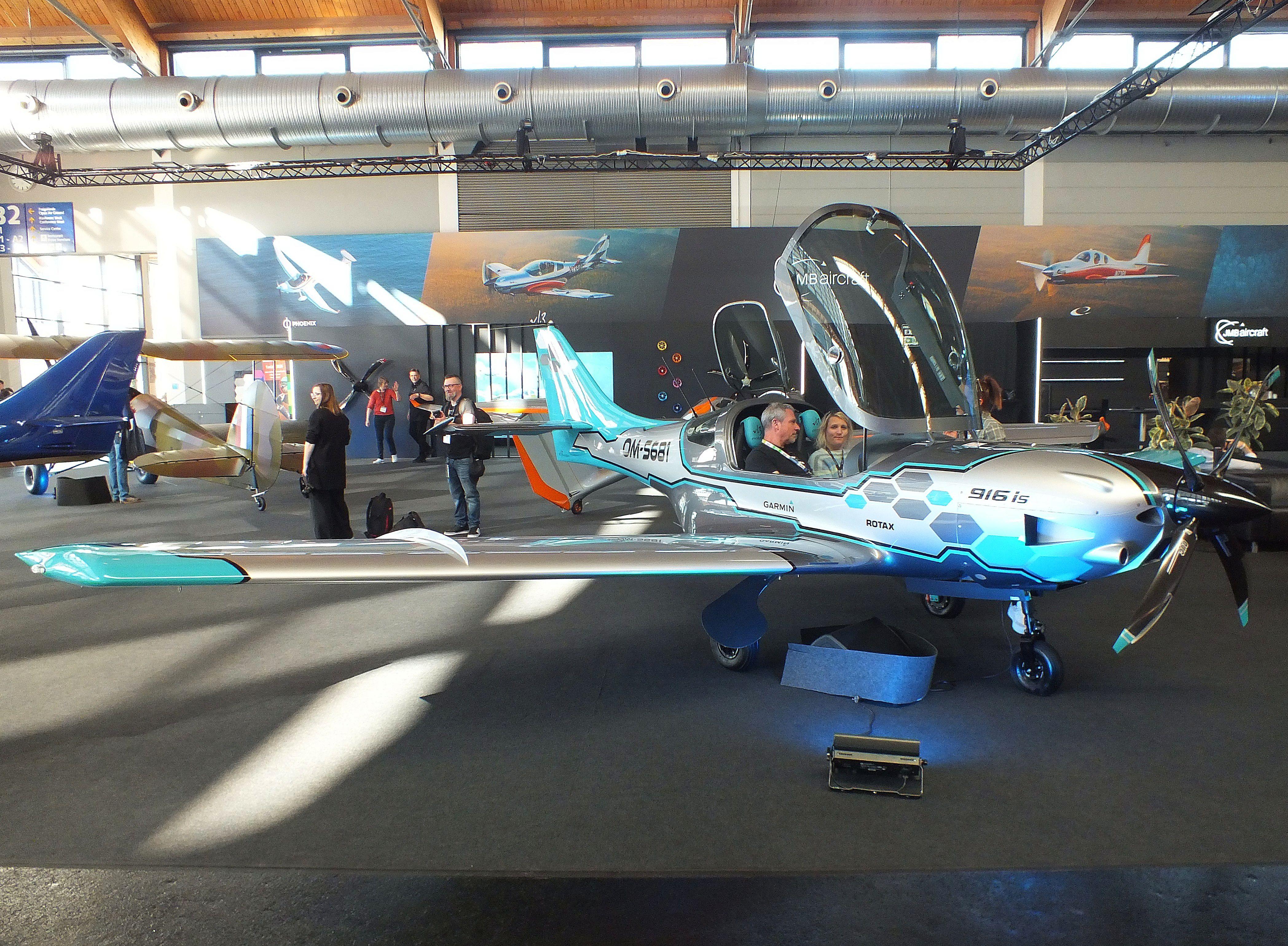 OM-S681 photo, click to enlarge