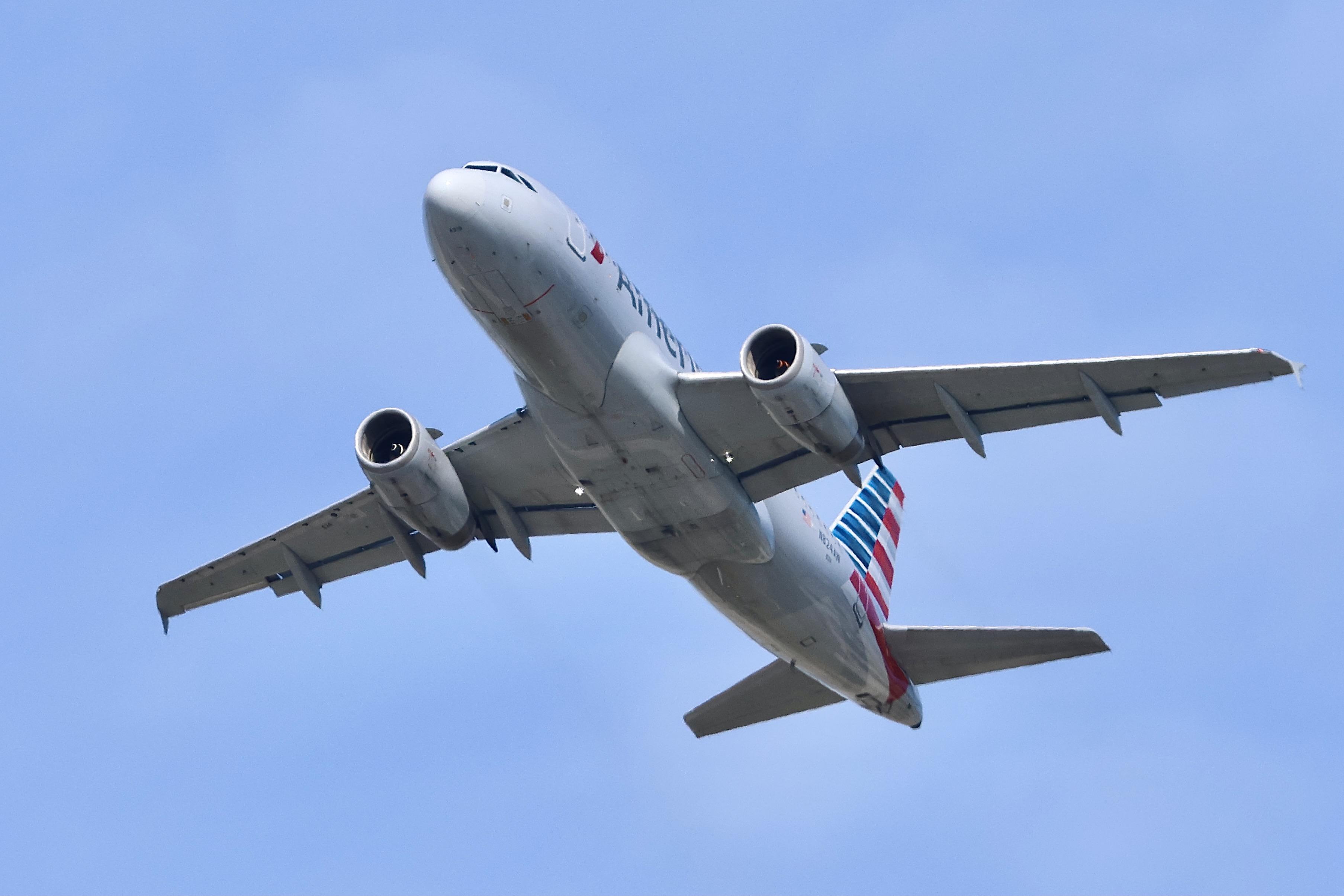N824AW photo, click to enlarge