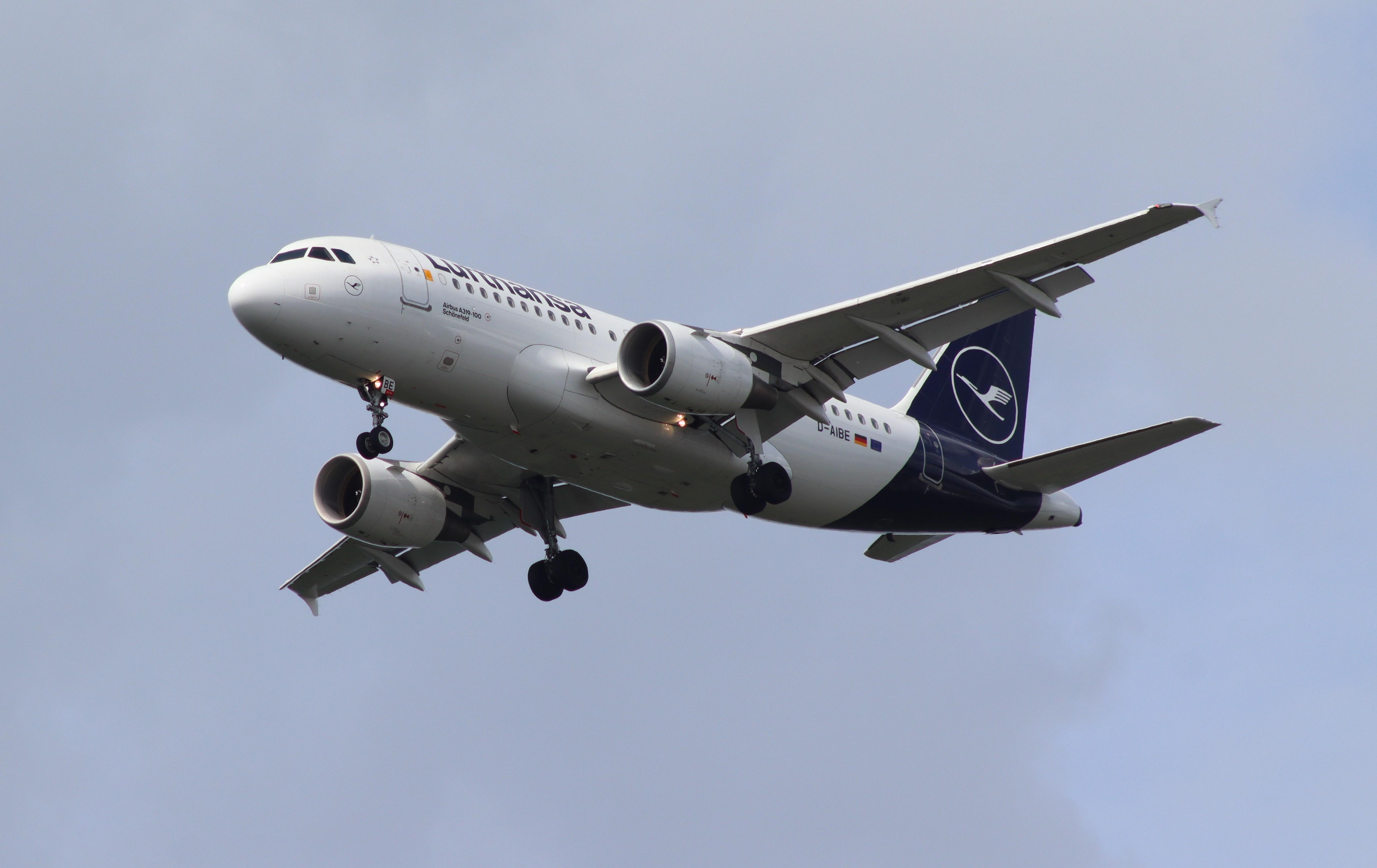 D-AIBE photo, click to enlarge