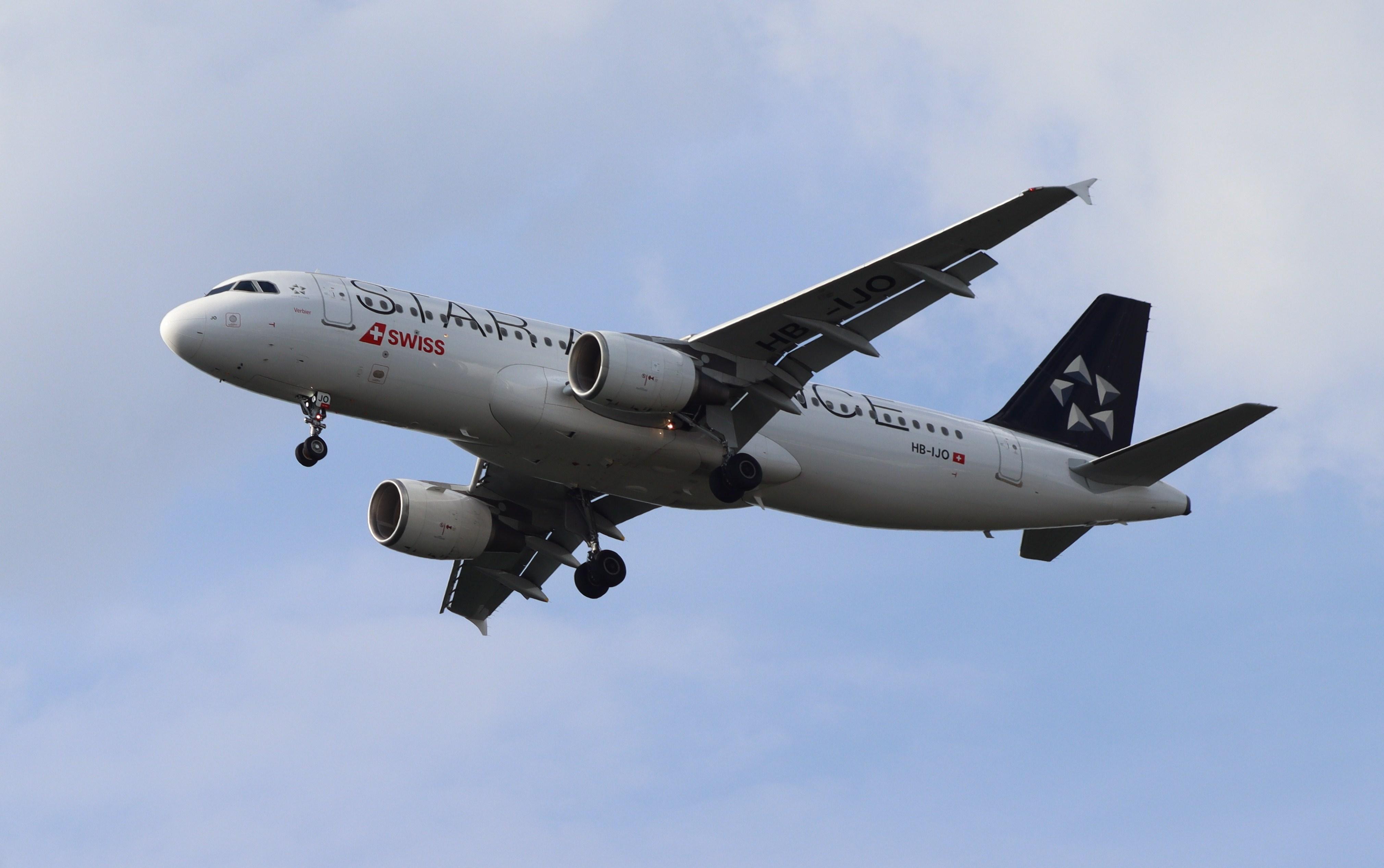 HB-IJO photo, click to enlarge