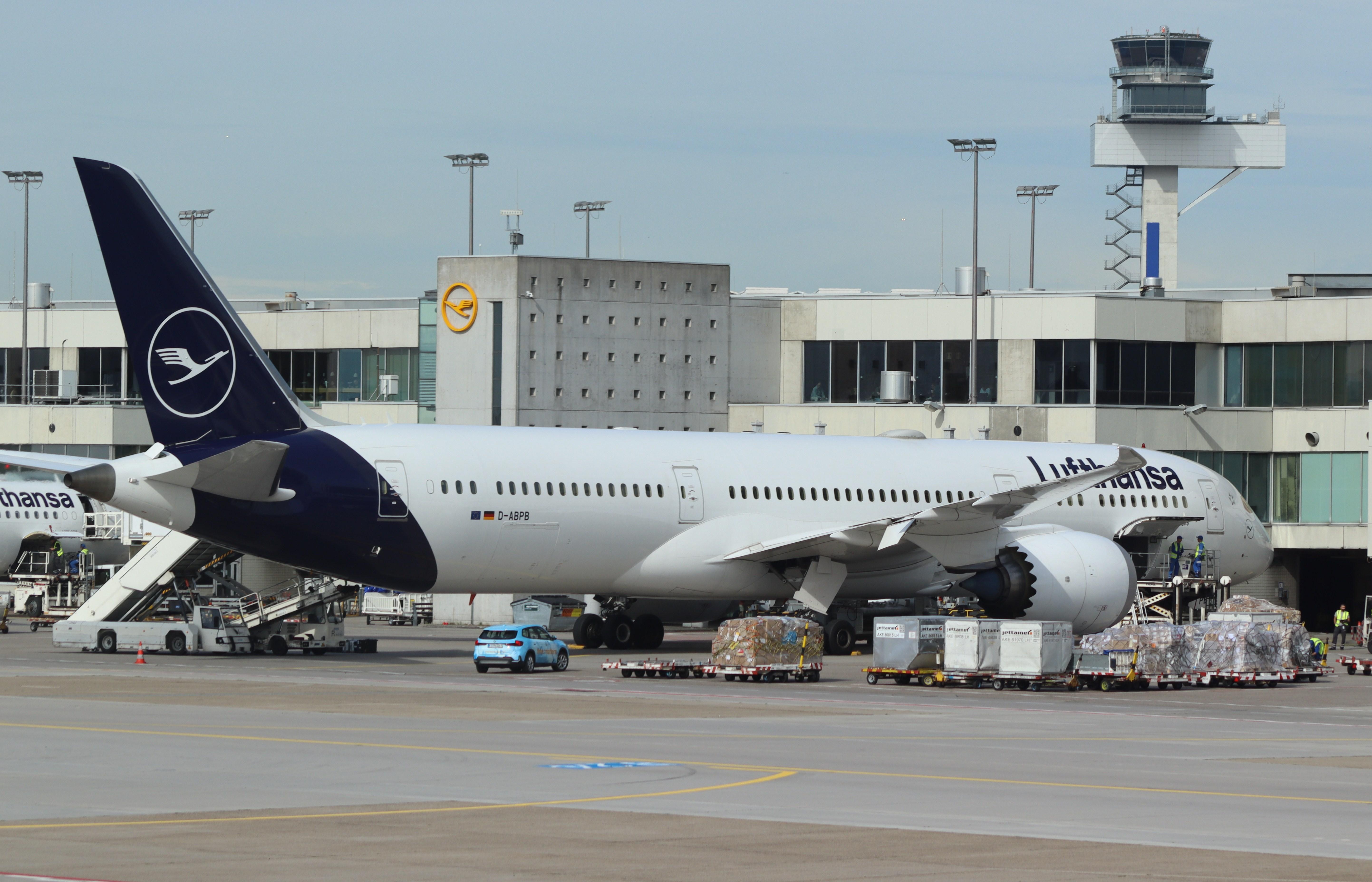 D-ABPB @ EDDF - Boeing 787-9 Dreamliner - by MarkPasqualino