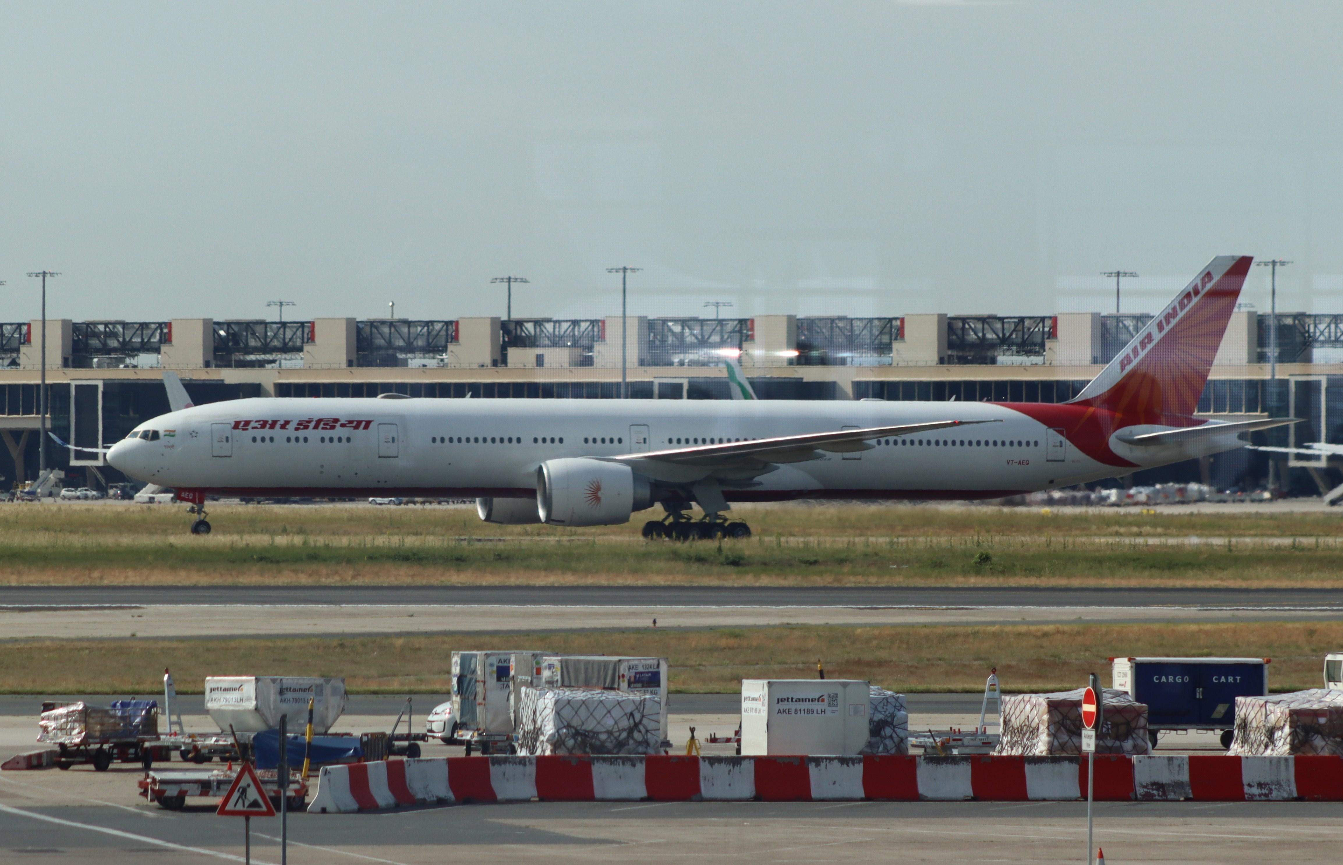 VT-AEQ photo, click to enlarge