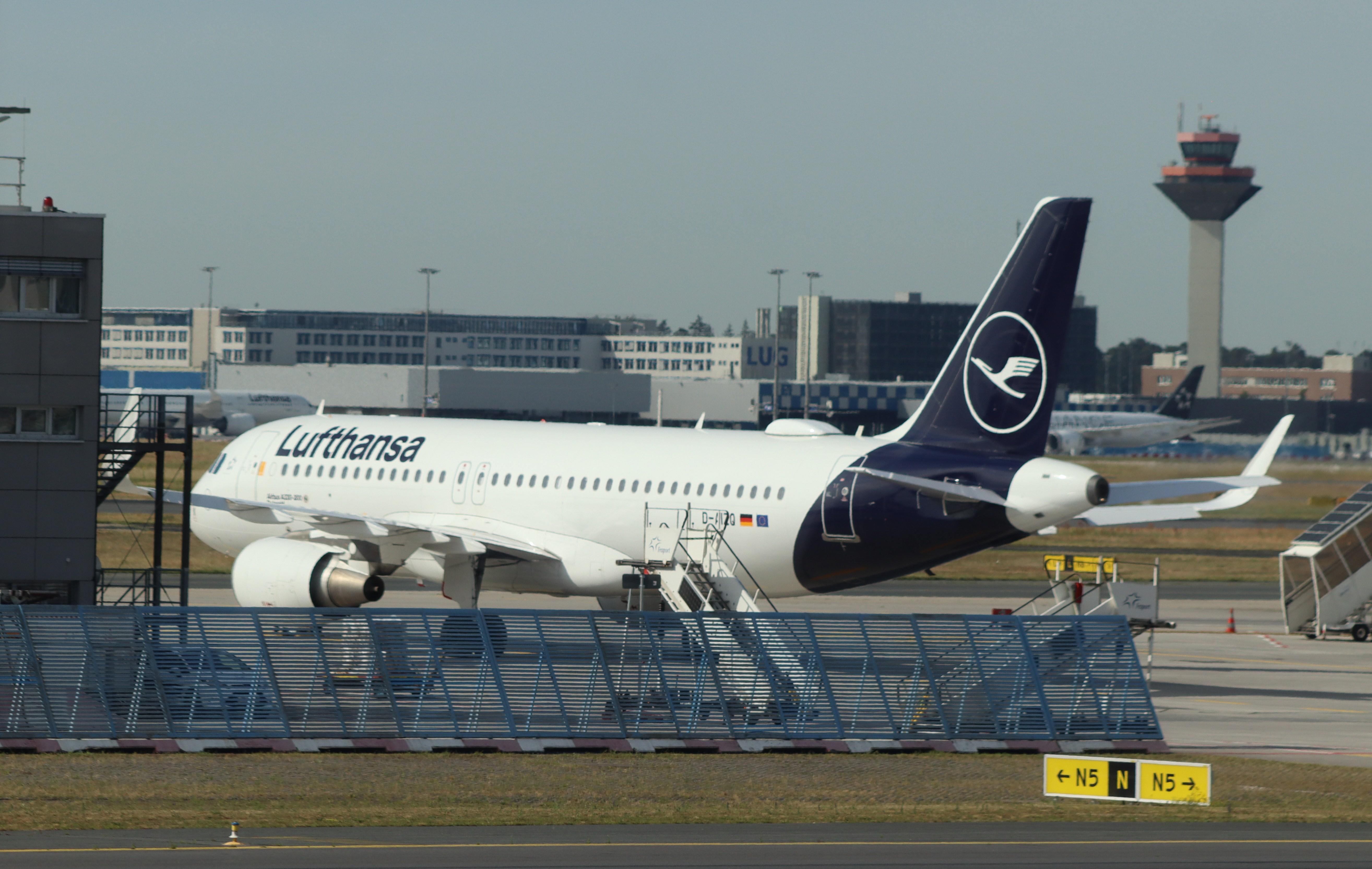 D-AIZQ photo, click to enlarge