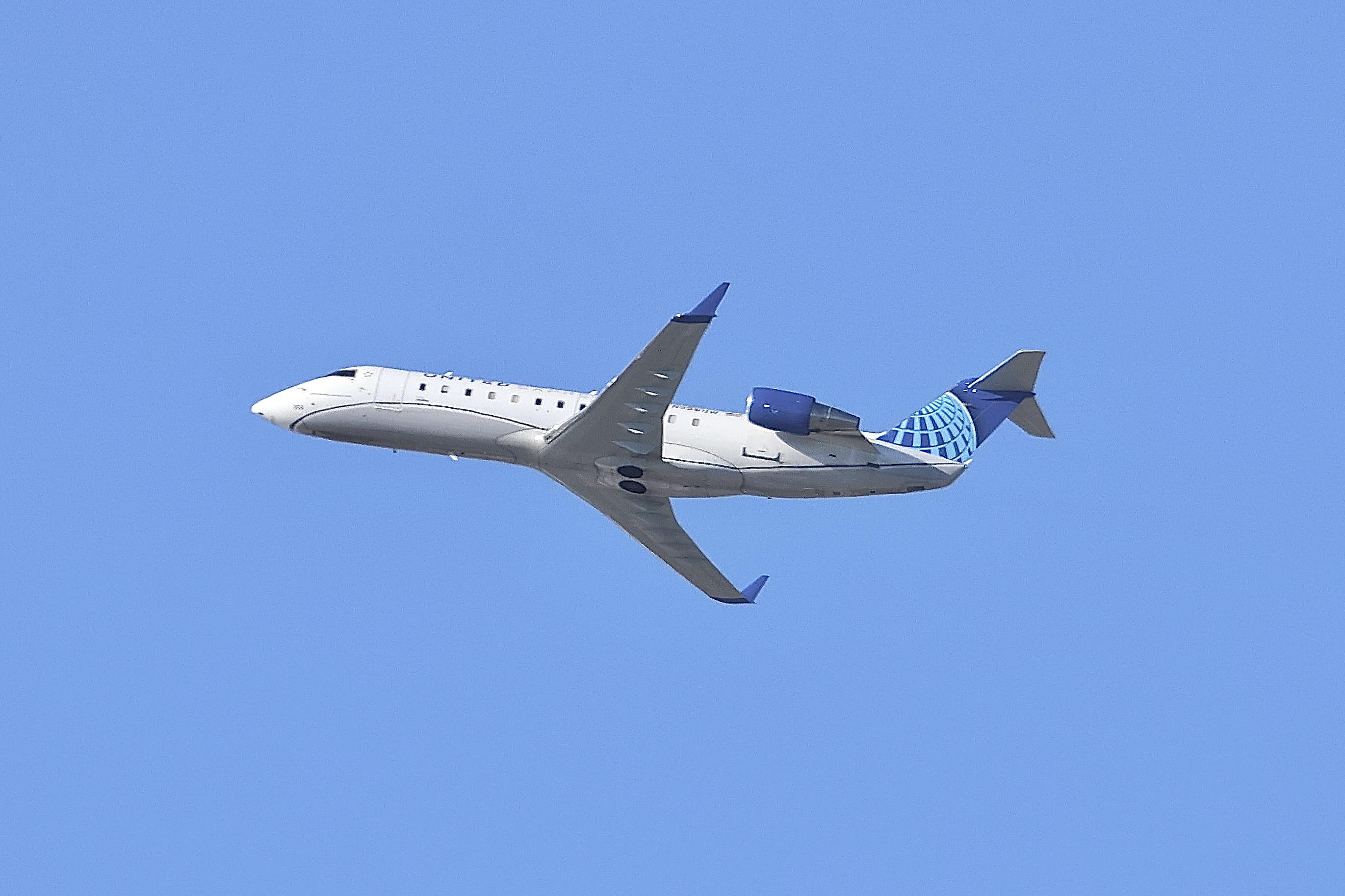 N956SW @ KORD - CRJ2 SkyWest/United Express Bombardier CL-600-2B19 N956SW dearting 28R KORD - by MarkKalfas
