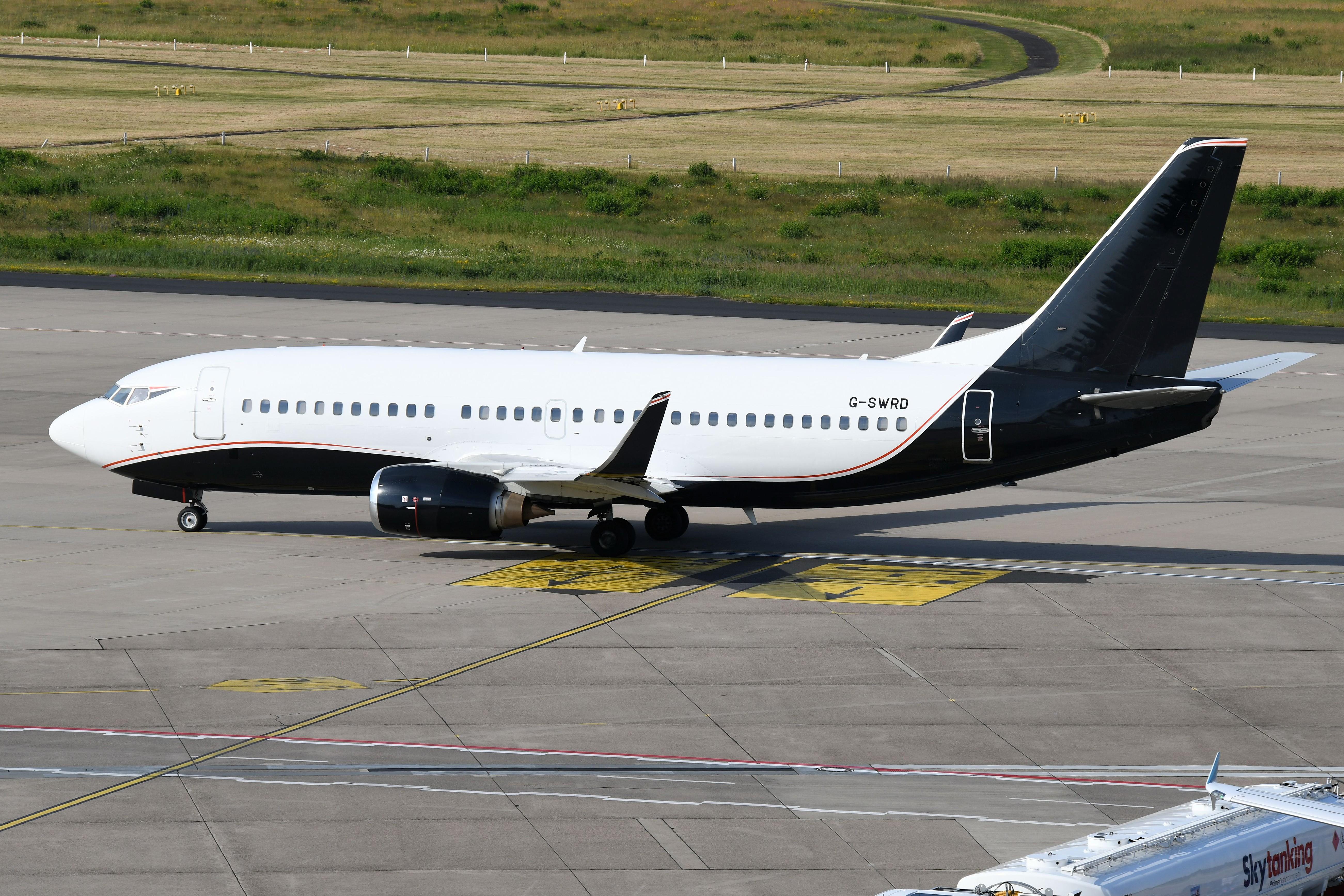 G-SWRD @ EDDK - Arrival of 2Excel Aviation B733 - by FerryPNL