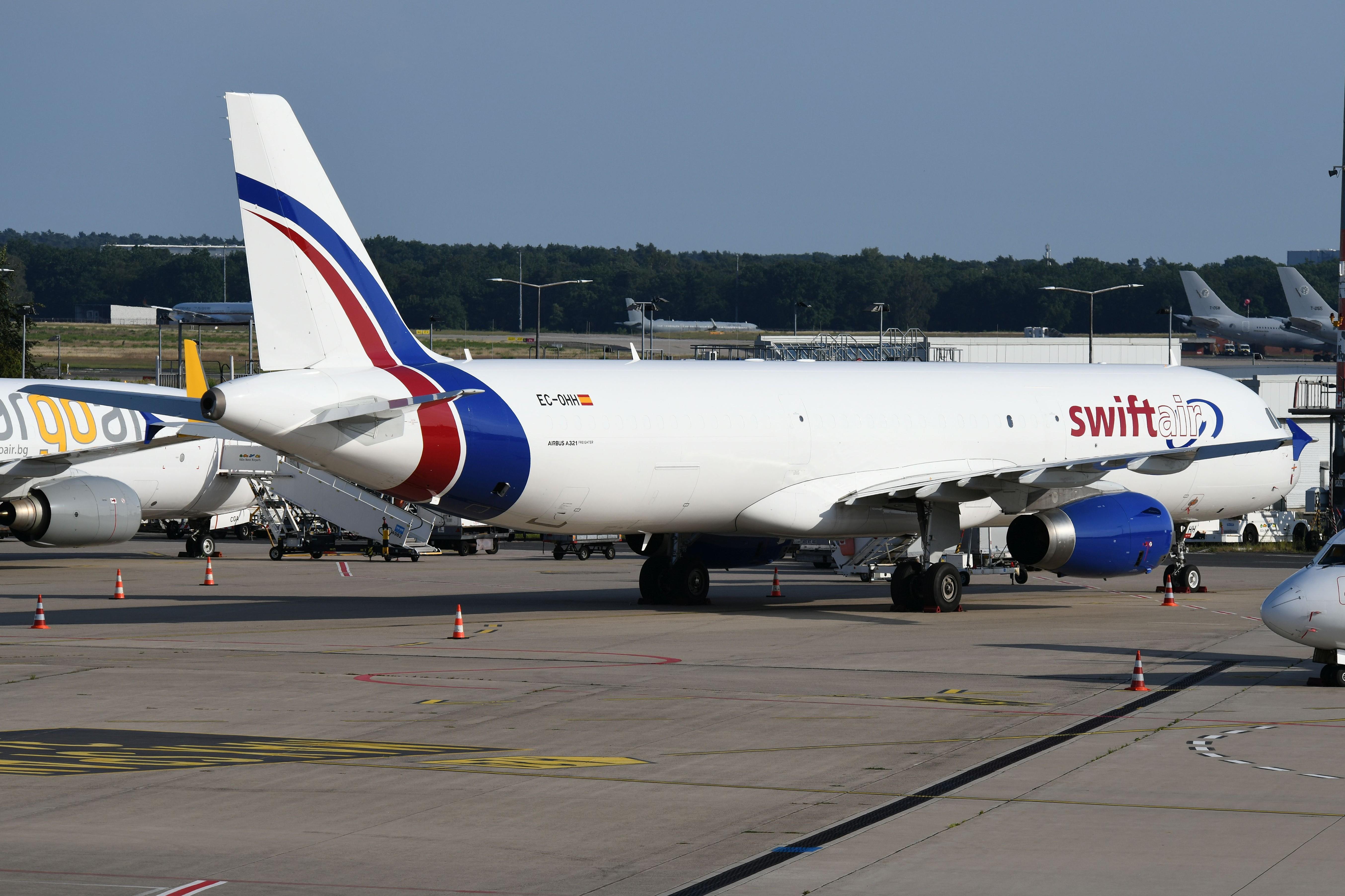 EC-OHH @ EDDK - Swiftair A321P2F - by FerryPNL