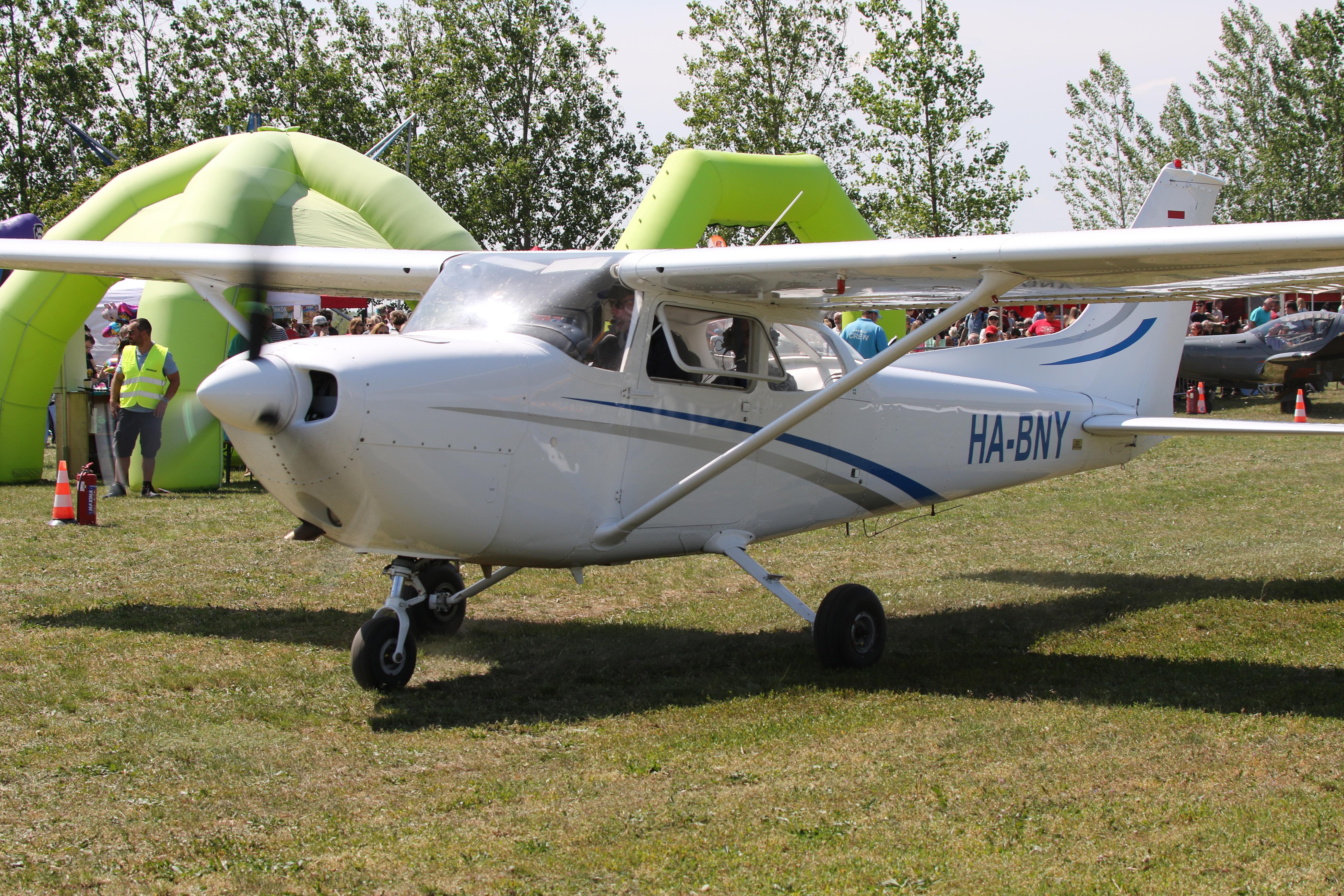 HA-BNY photo, click to enlarge