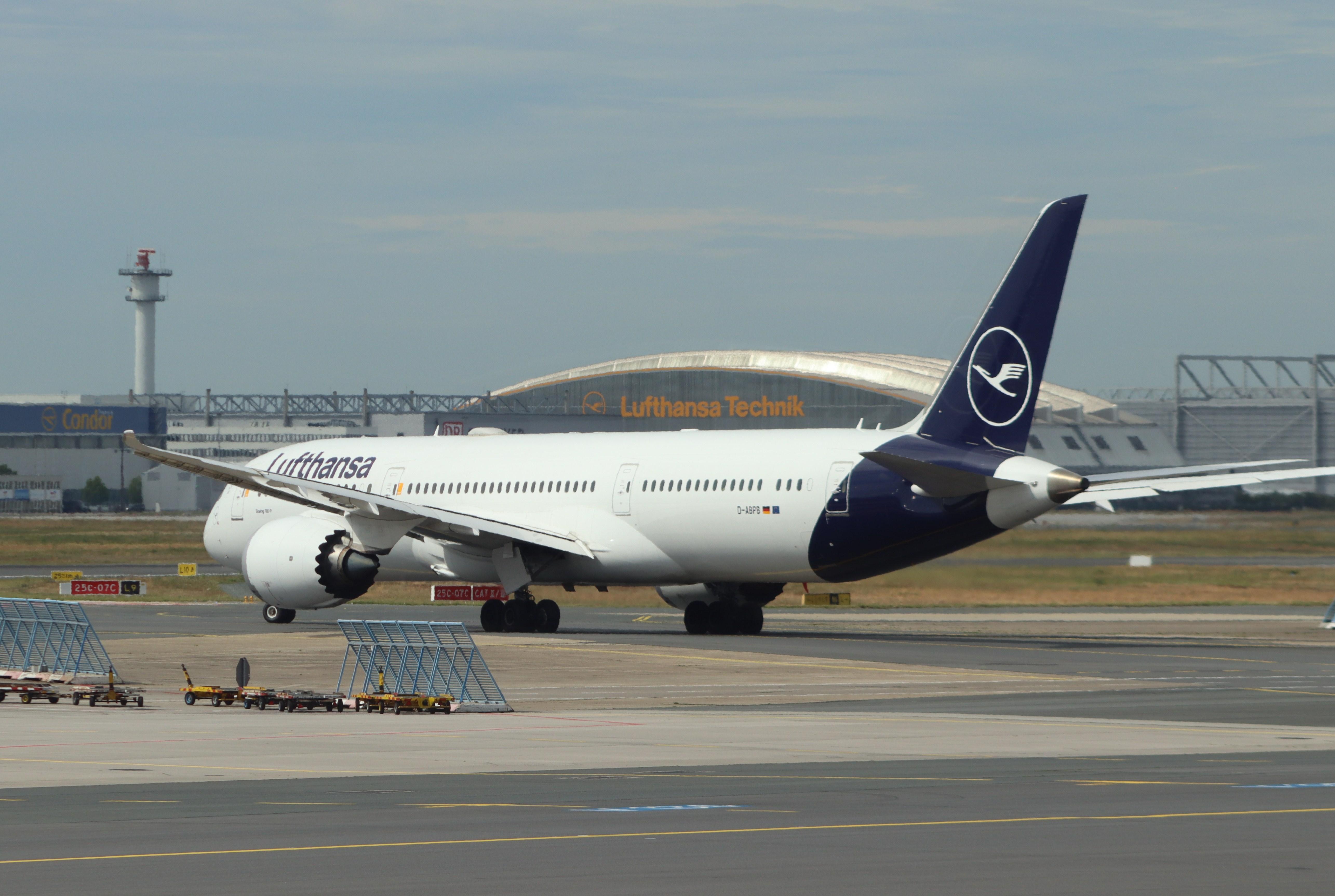 D-ABPB @ EDDF - Boeing 787-9 Dreamliner - by MarkPasqualino