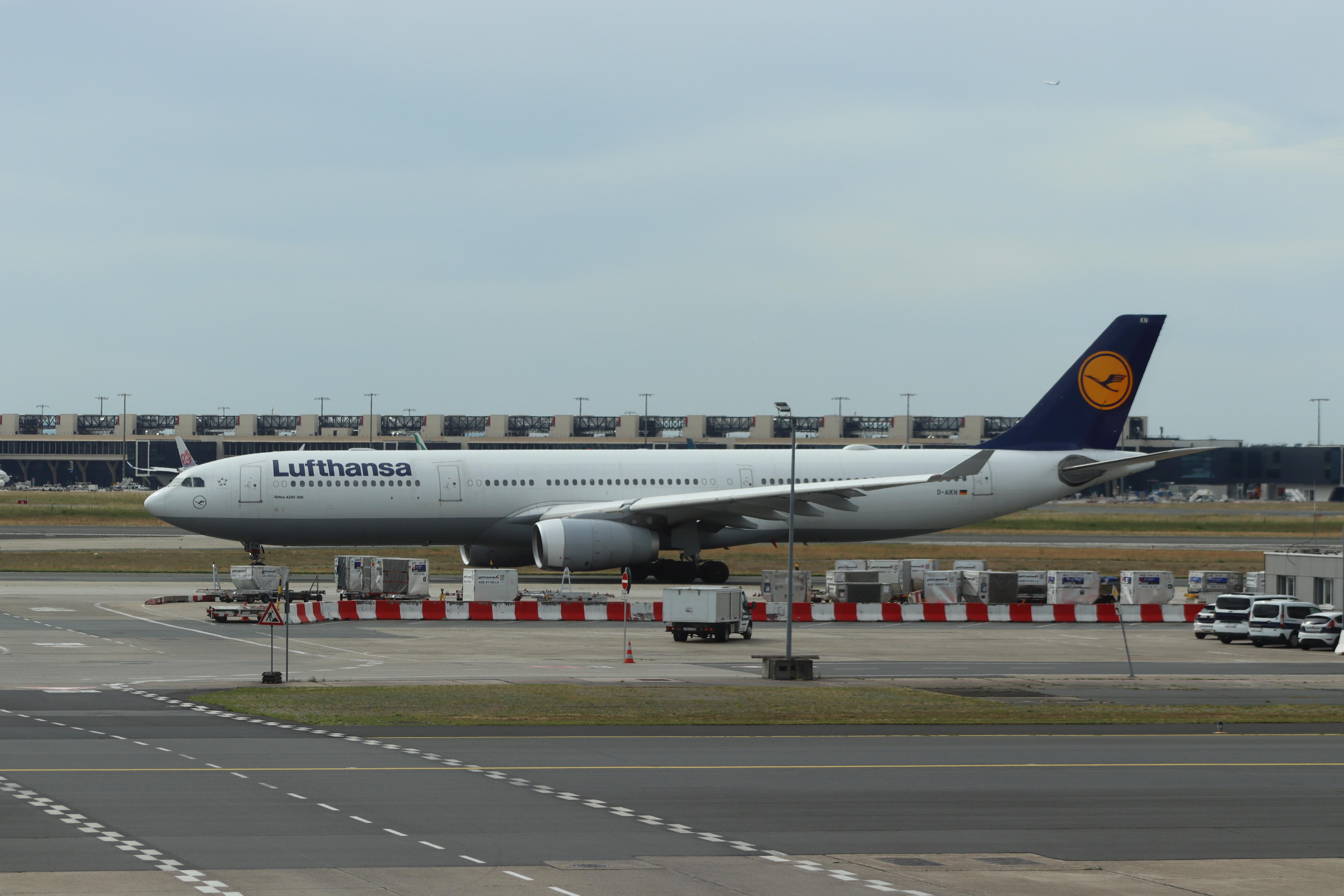 D-AIKN photo, click to enlarge