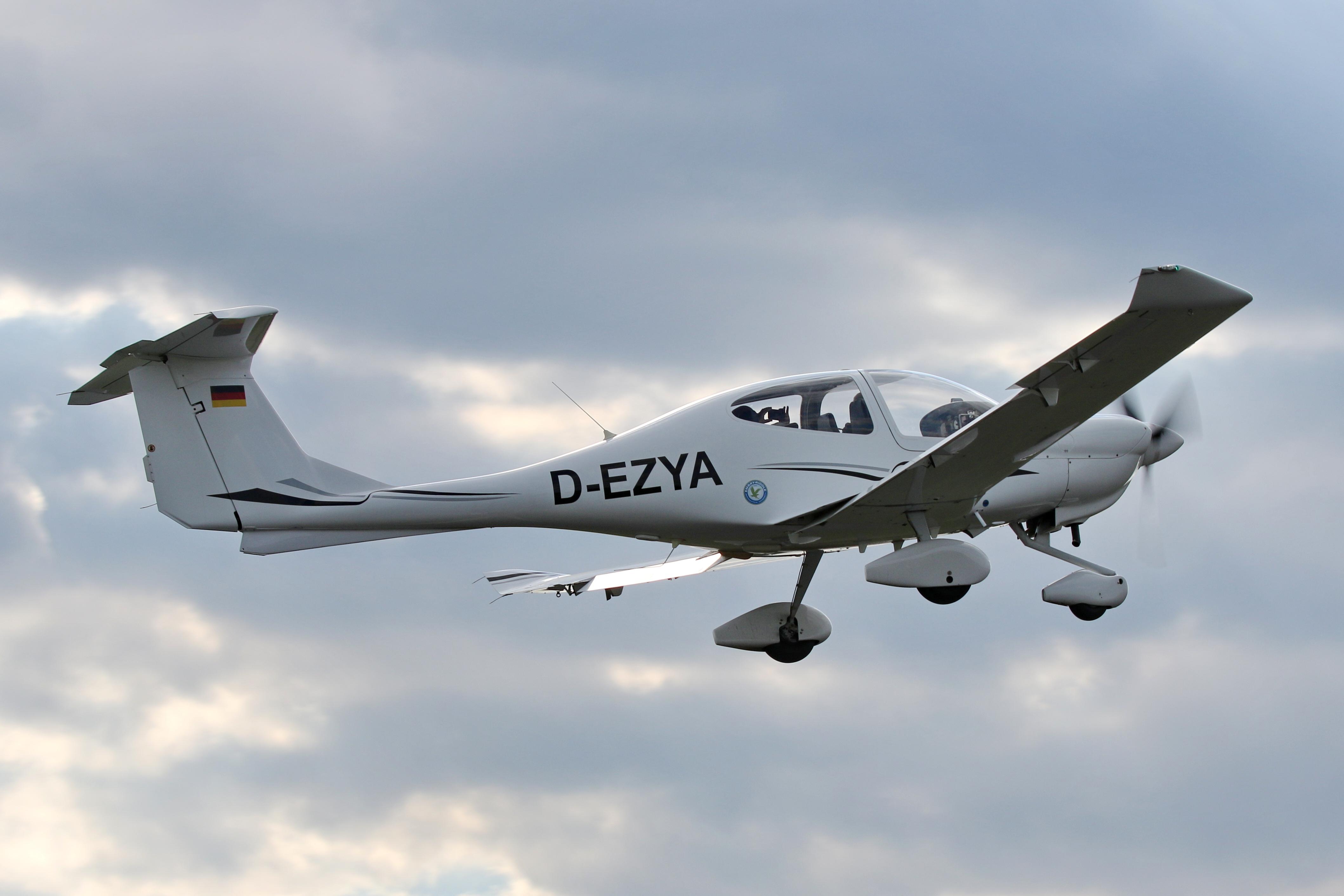 D-EZYA @ LHSA - LHSA - Szentkirályszabadja Airport, Hungary - by AttilaGroszvald/Groszi