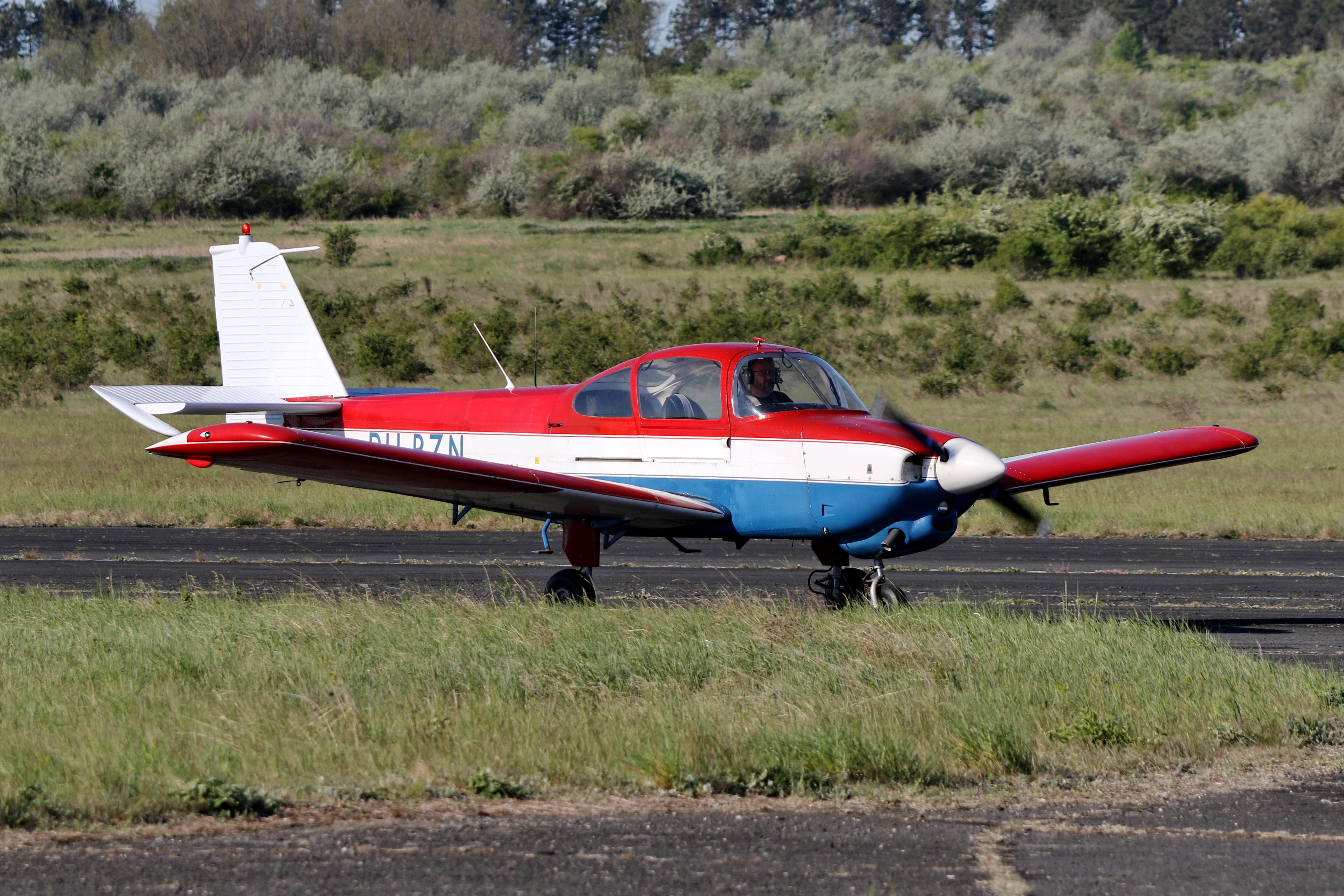 PH-BZN photo, click to enlarge