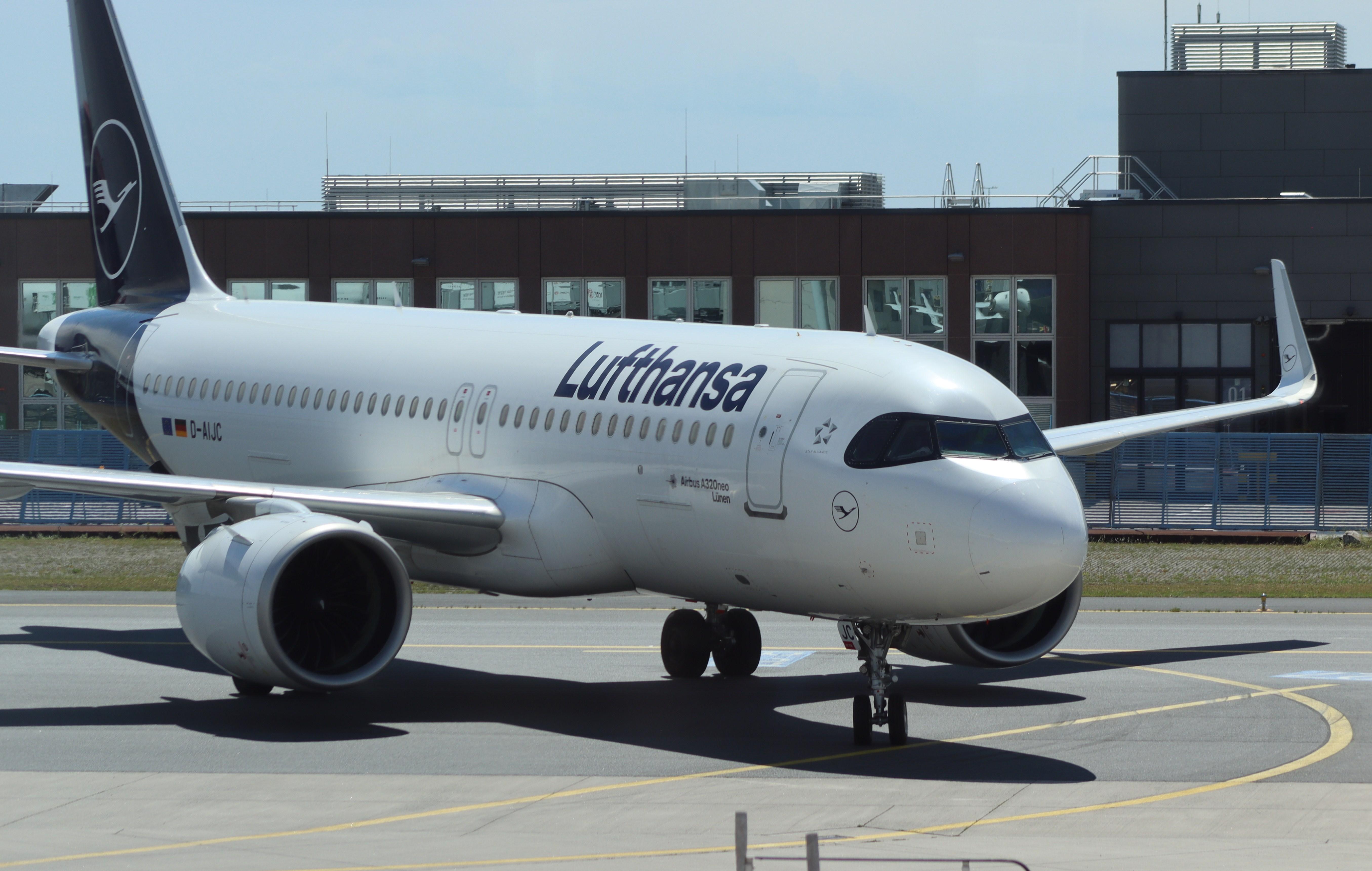 D-AIJC photo, click to enlarge