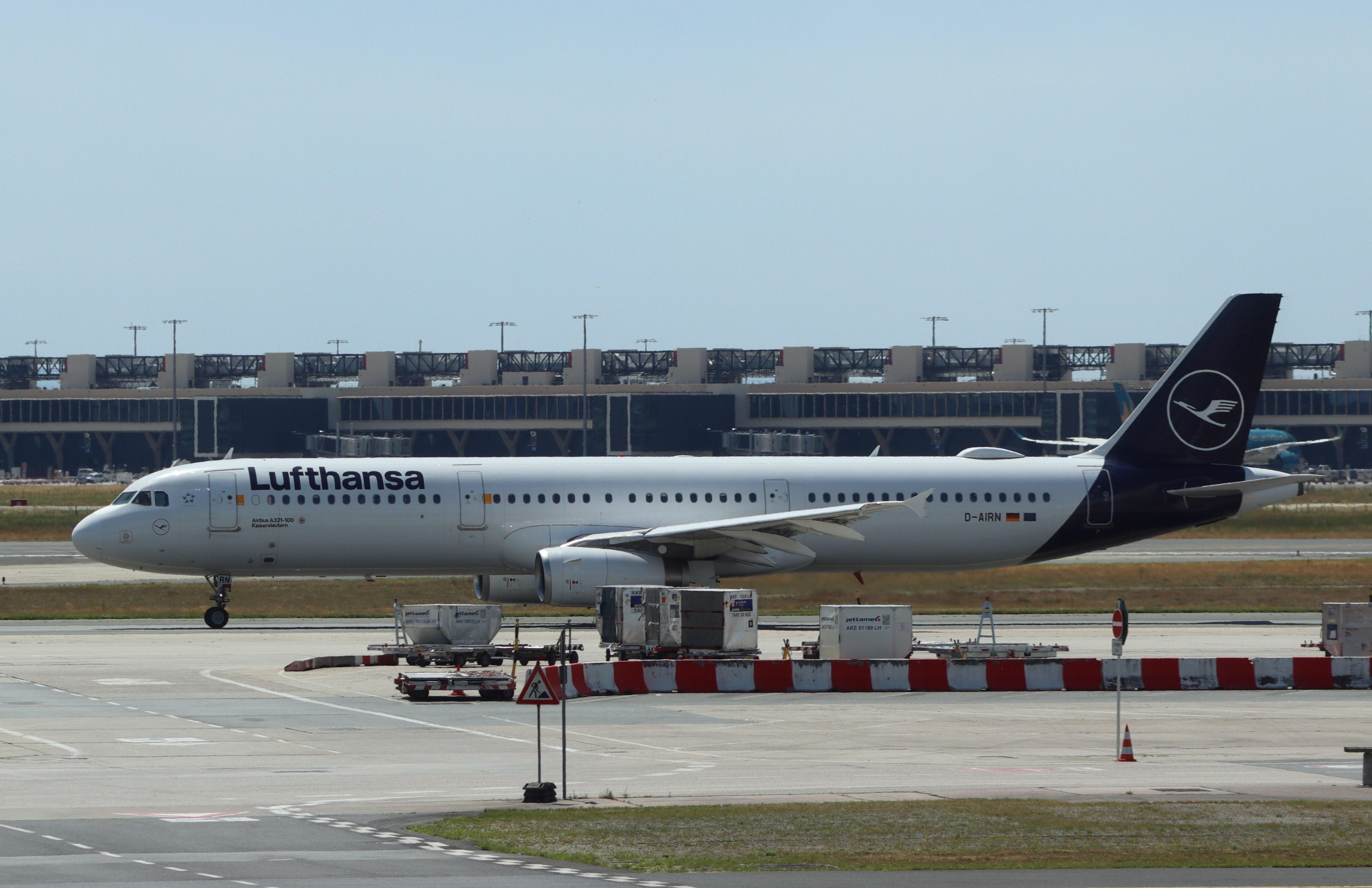 D-AIRN photo, click to enlarge