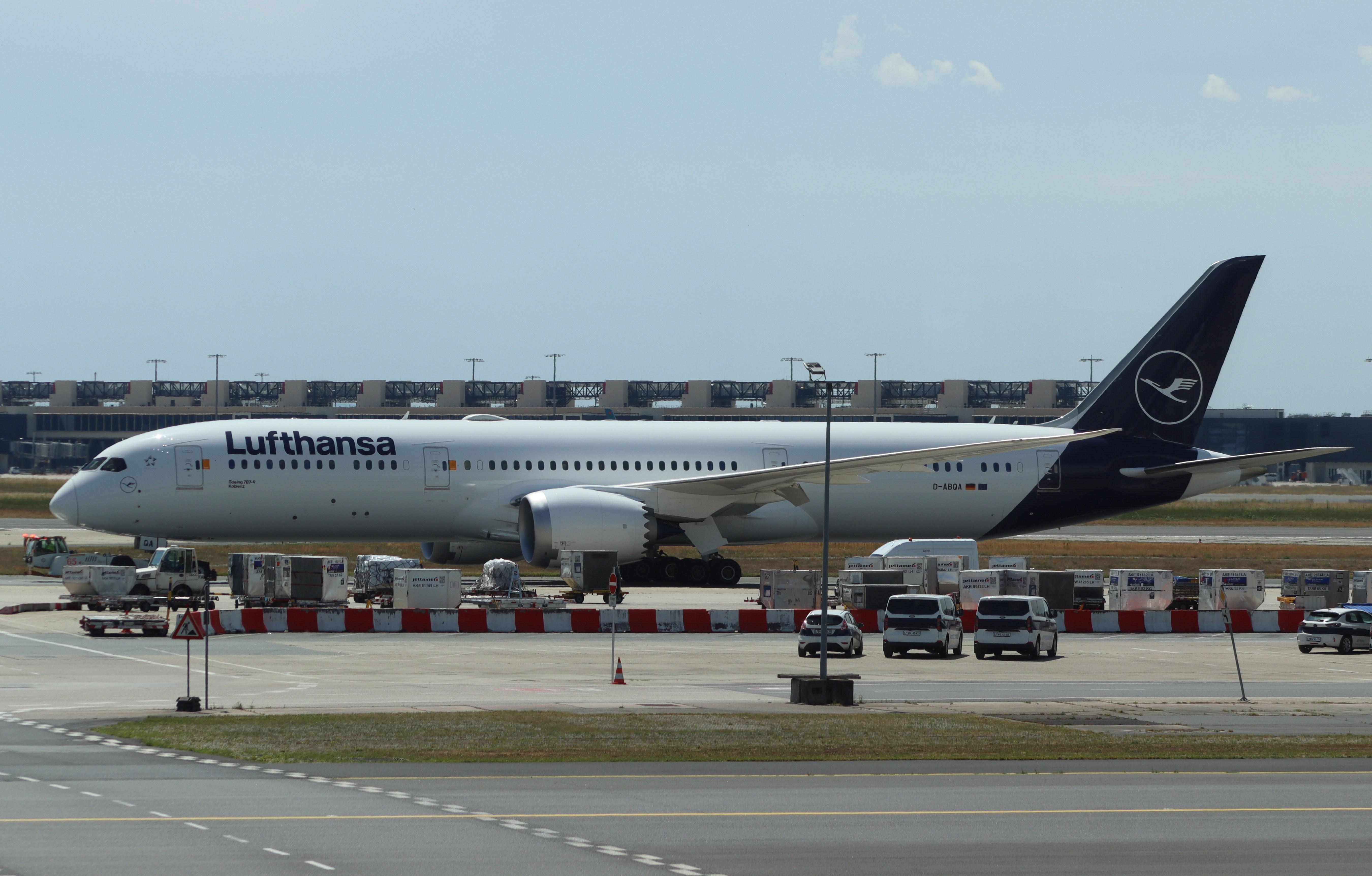 D-ABQA photo, click to enlarge