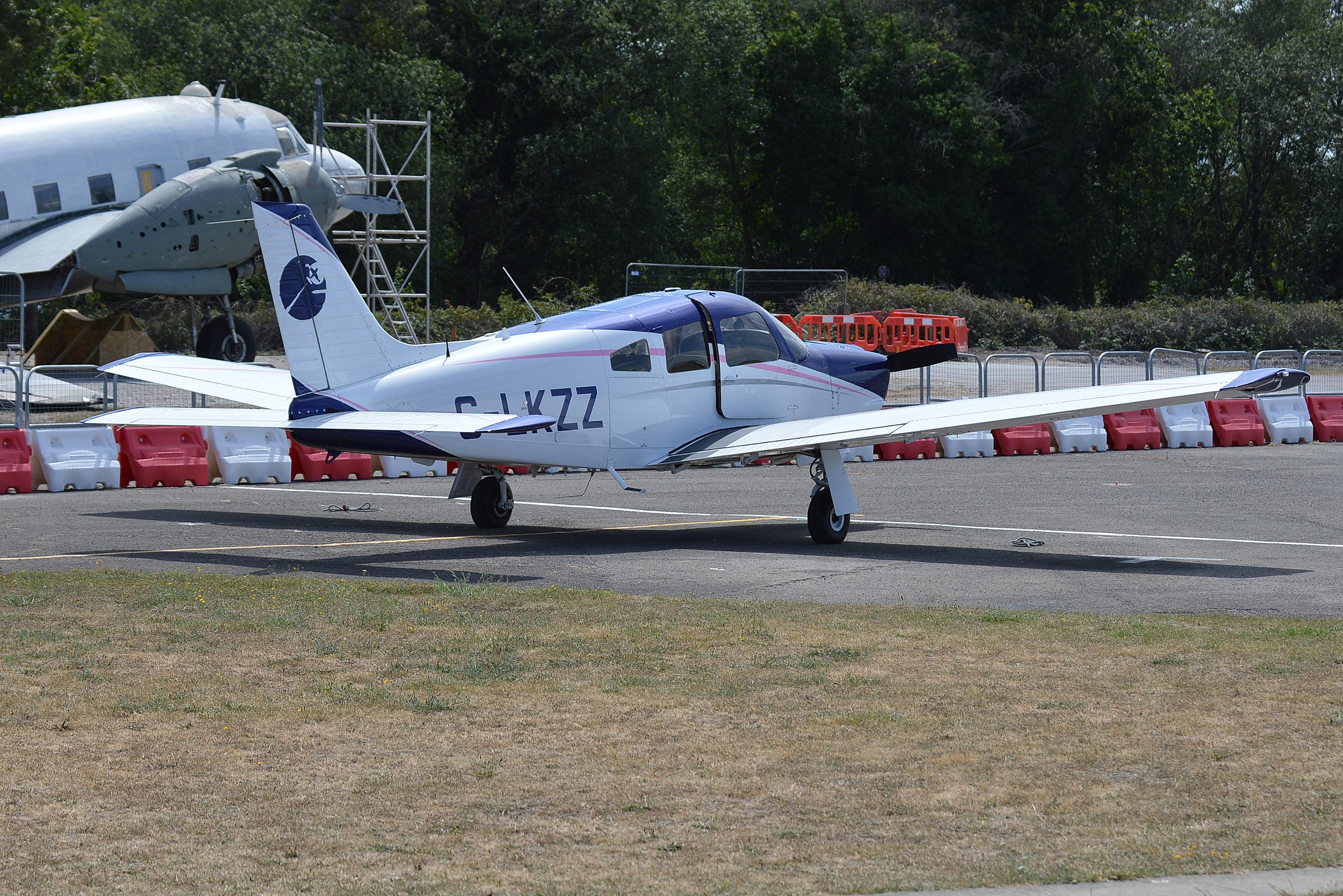 G-LKZZ photo, click to enlarge