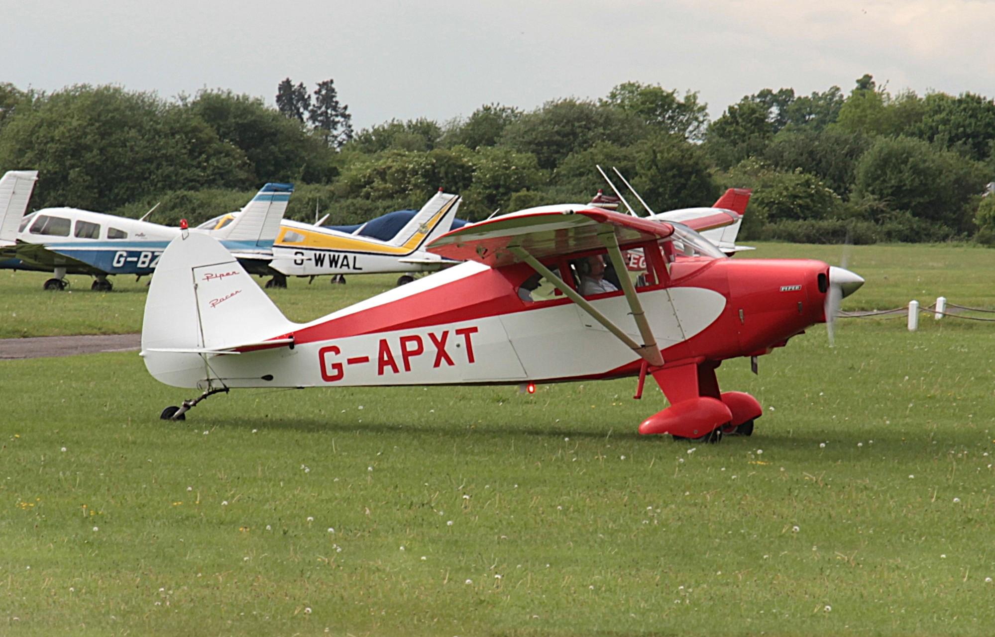 G-APXT photo, click to enlarge