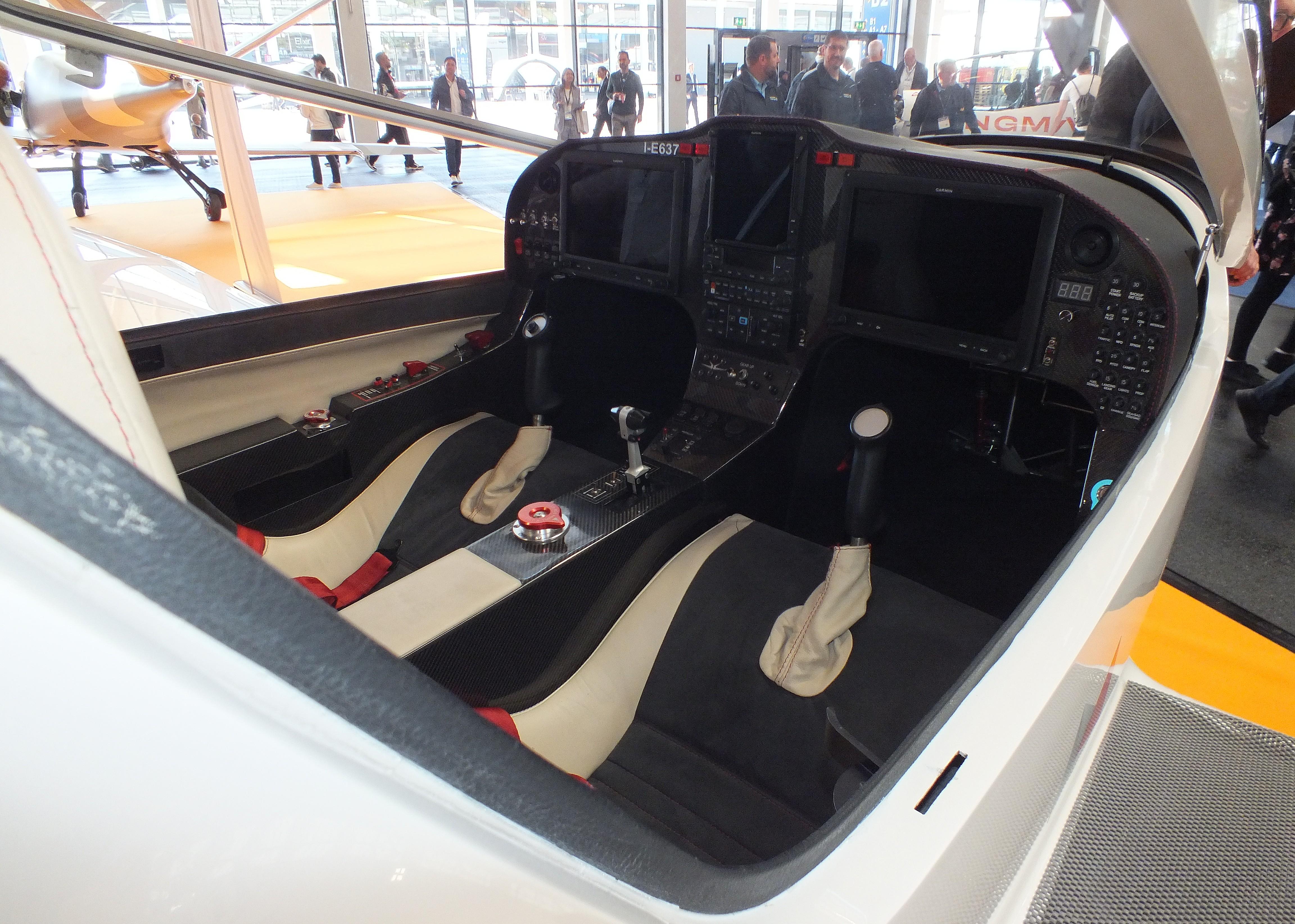 I-E637 @ EDNY - Porto Aviation Risen SuperVeloce at the AERO 2026, Friedrichshafen #c - by iwarnecke