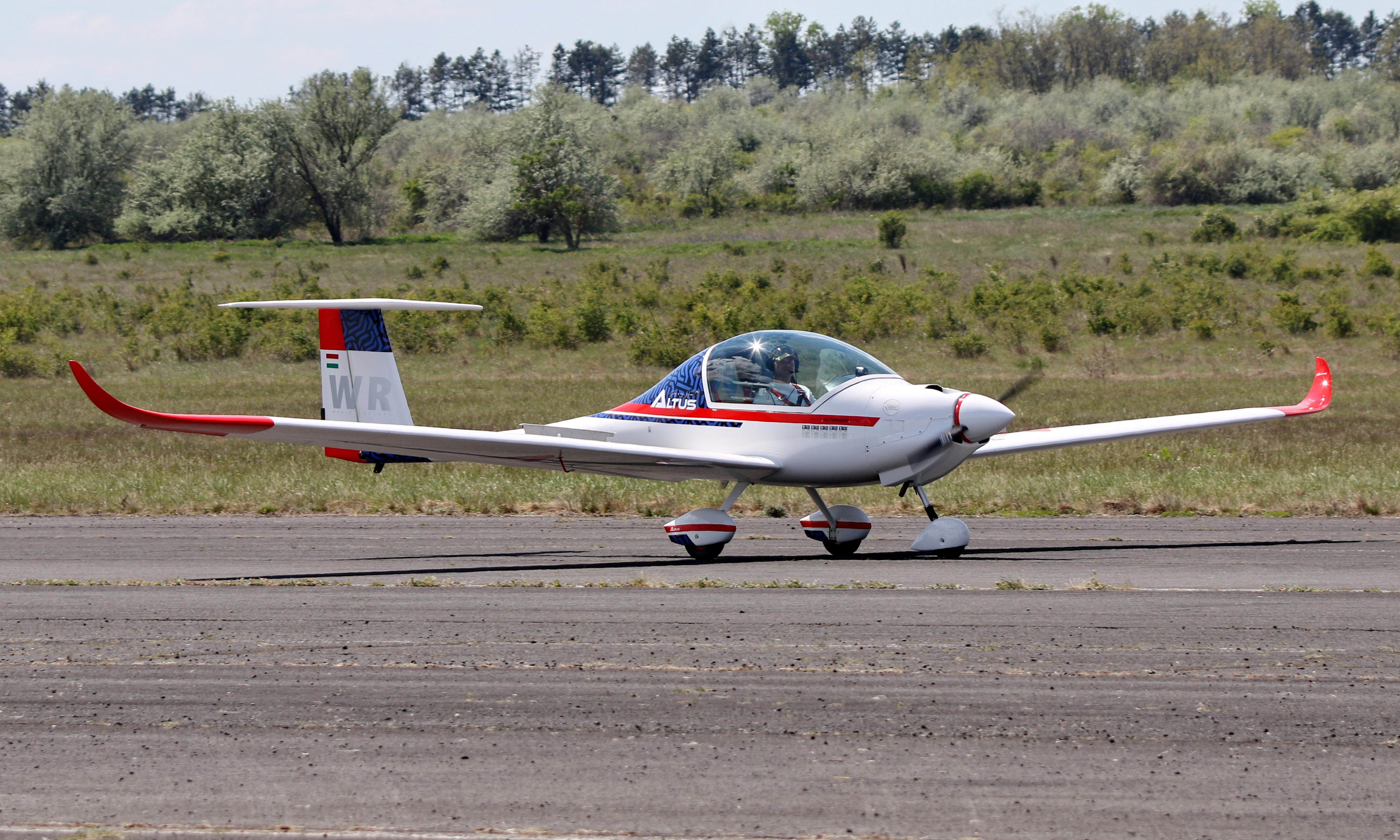 OM-M140 photo, click to enlarge