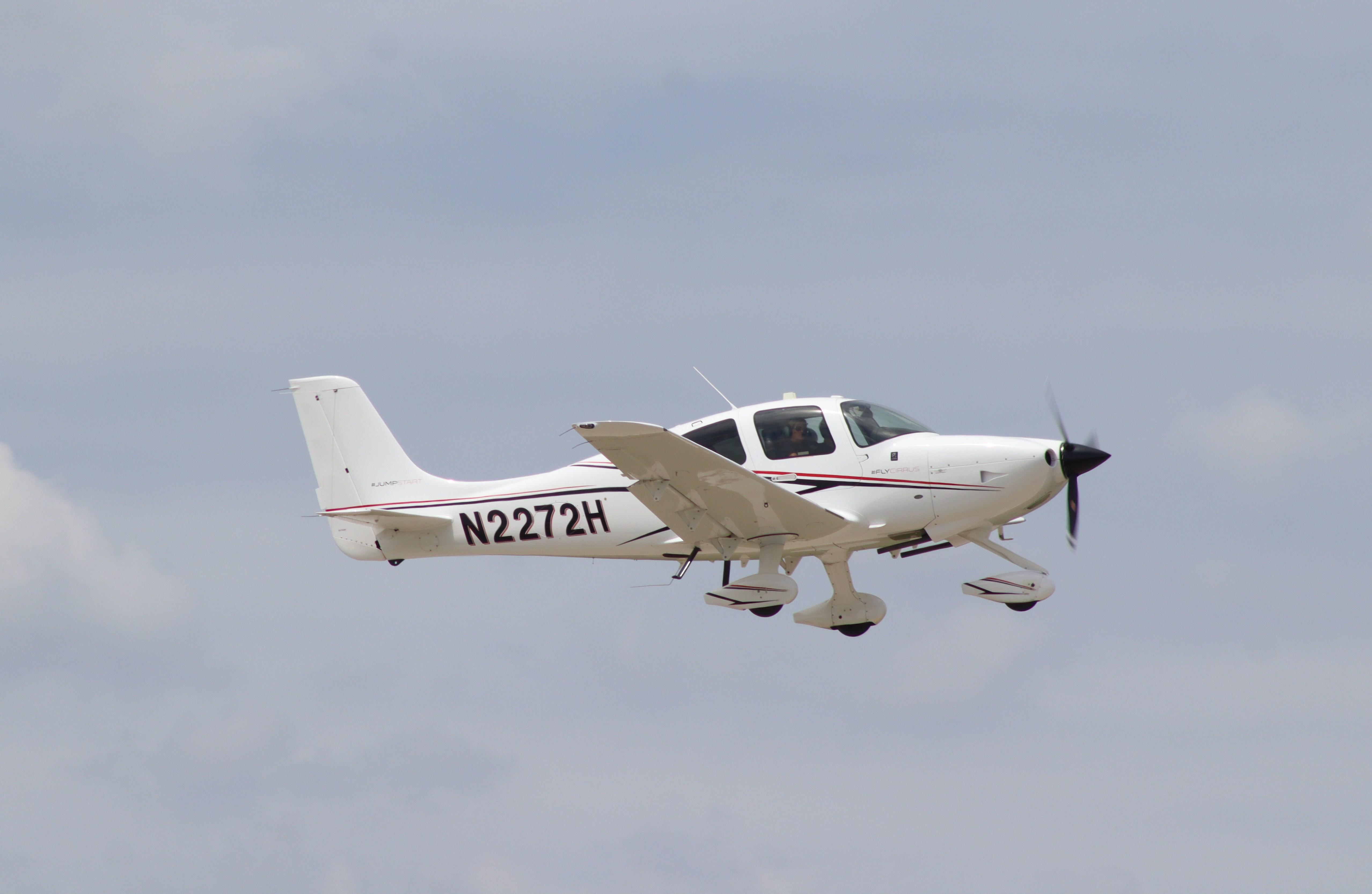 N2272H @ KJVL - Cirrus SR20 - by MarkPasqualino