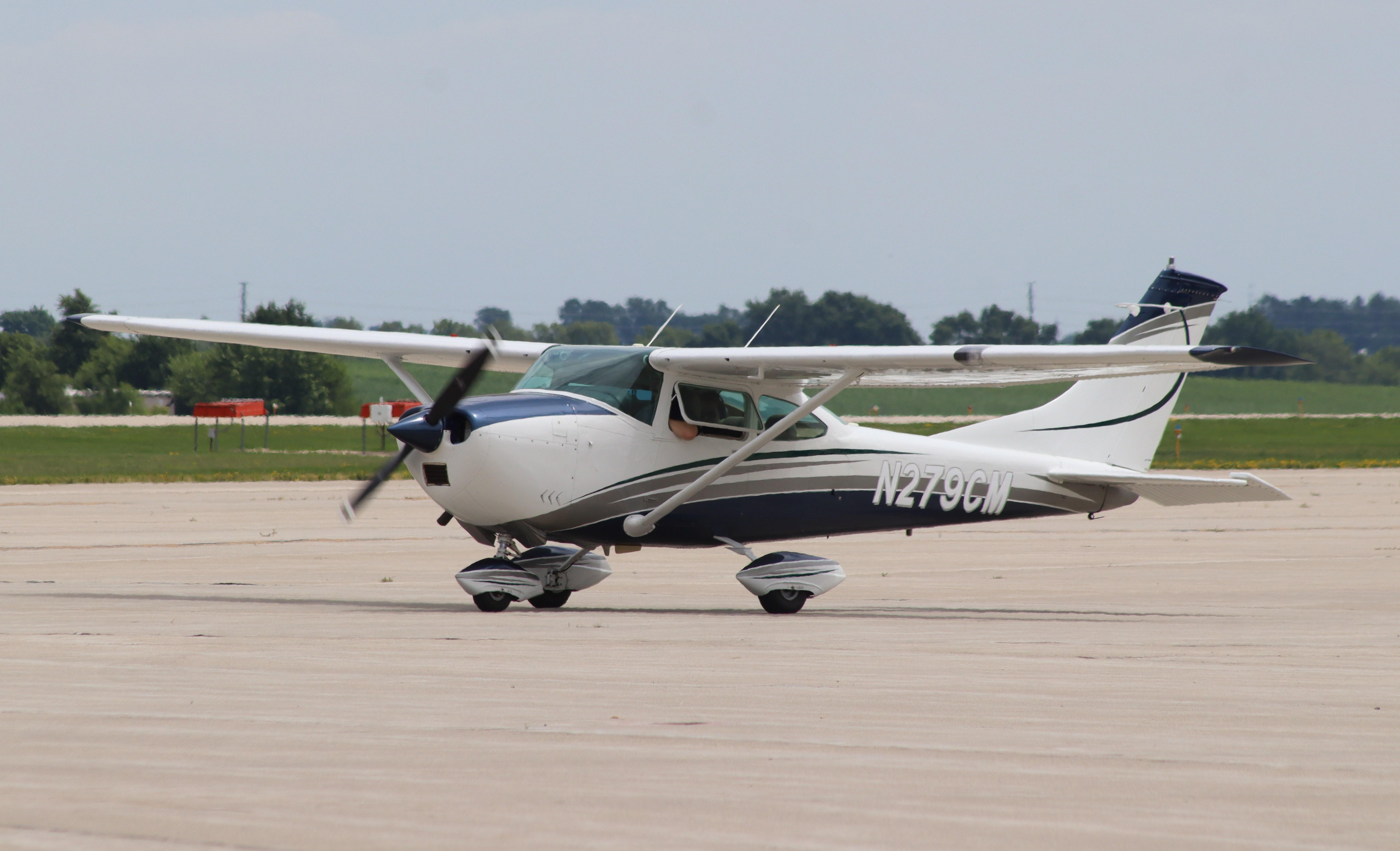 N279CM @ KJVL - Cessna 182M - by MarkPasqualino