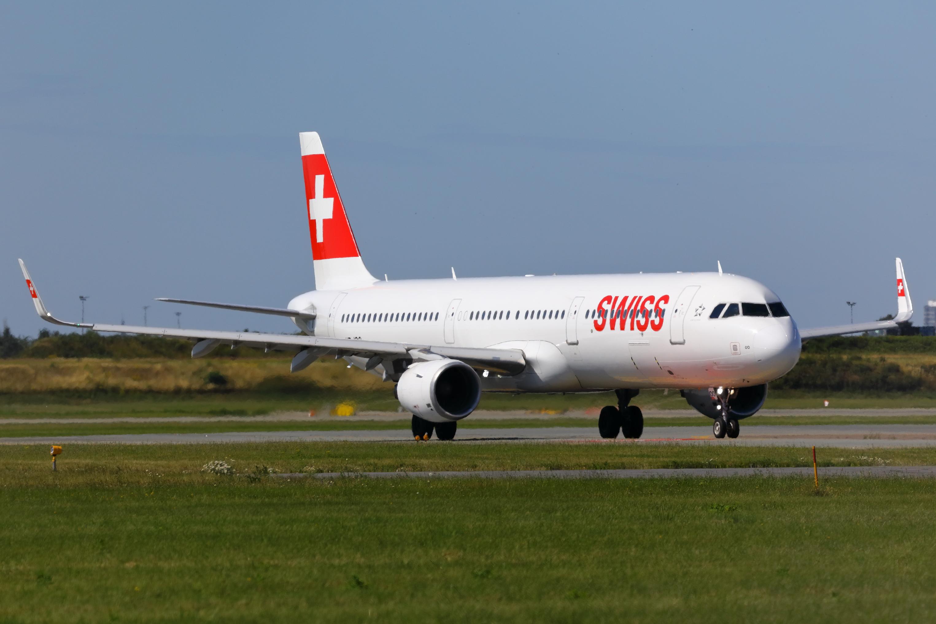 HB-IOO @ CPH - Copenhagen 9.7.2026 - by leo larsen