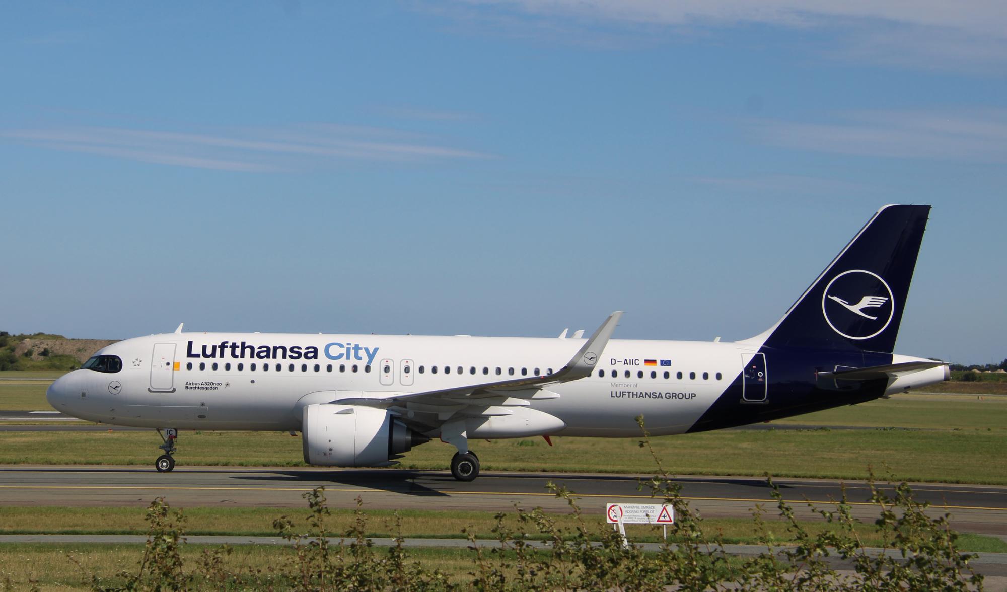 D-AIIC photo, click to enlarge