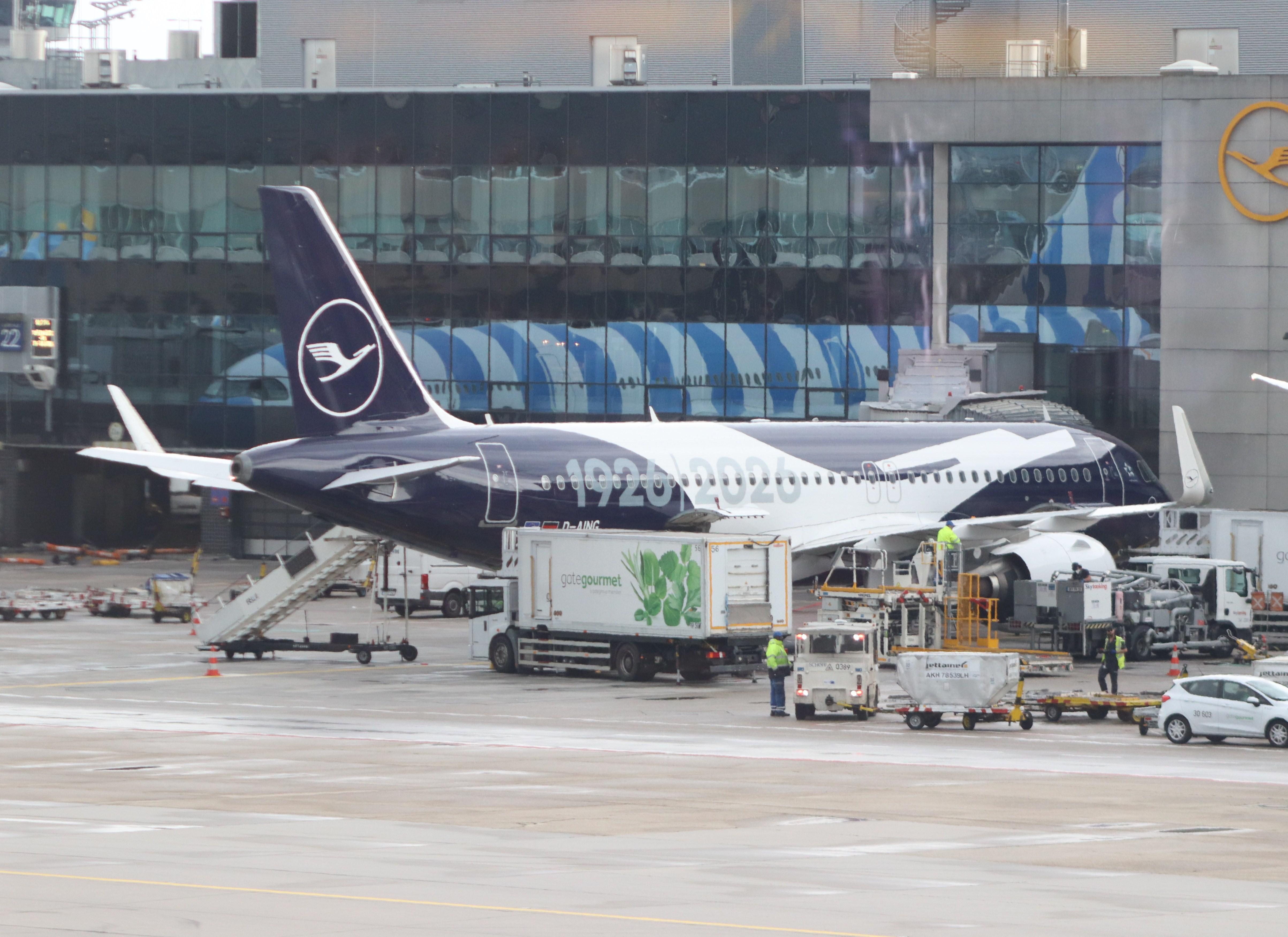 D-AING photo, click to enlarge