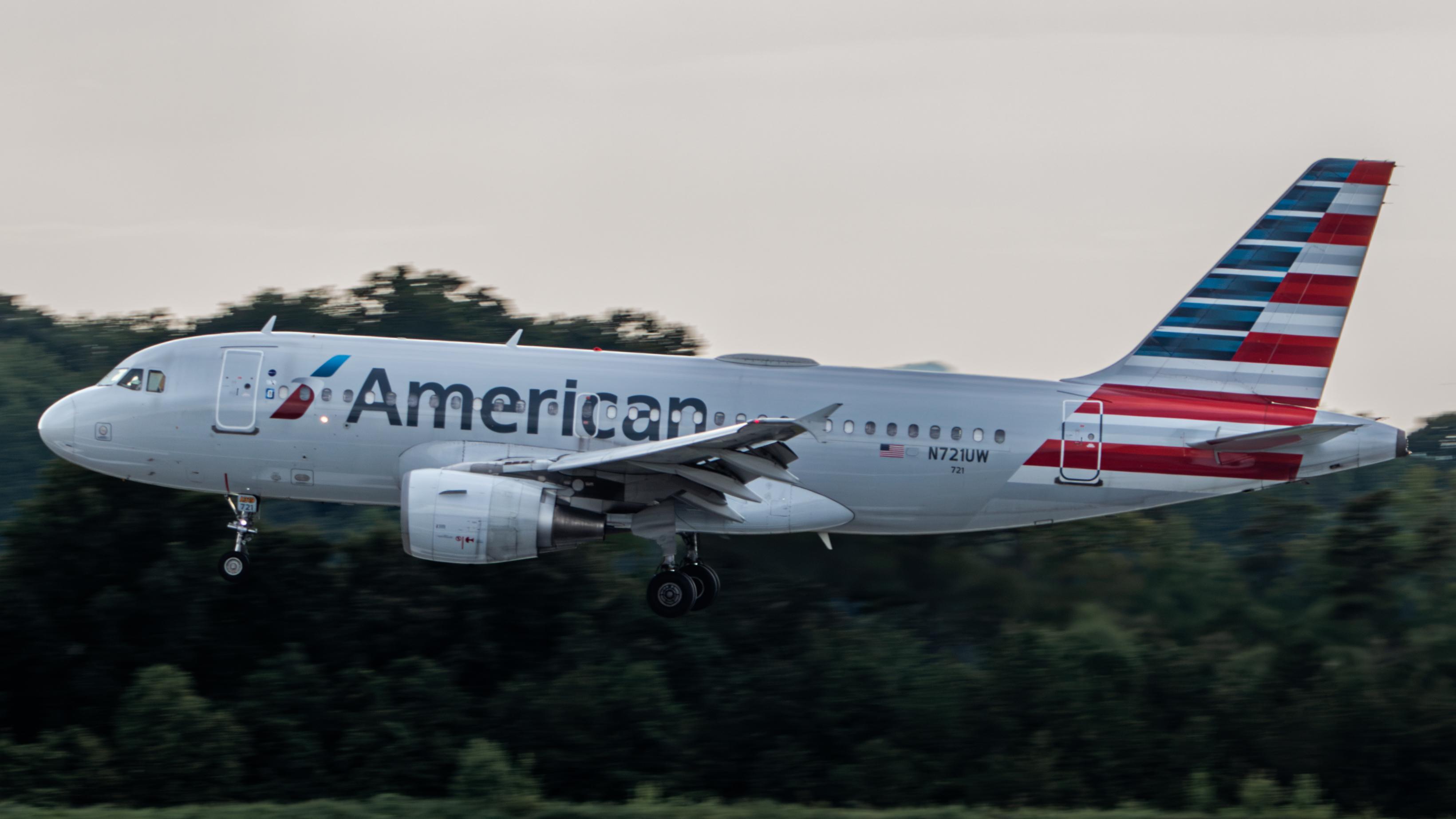 N721UW @ KCLT - American A319 - by AviationLover50