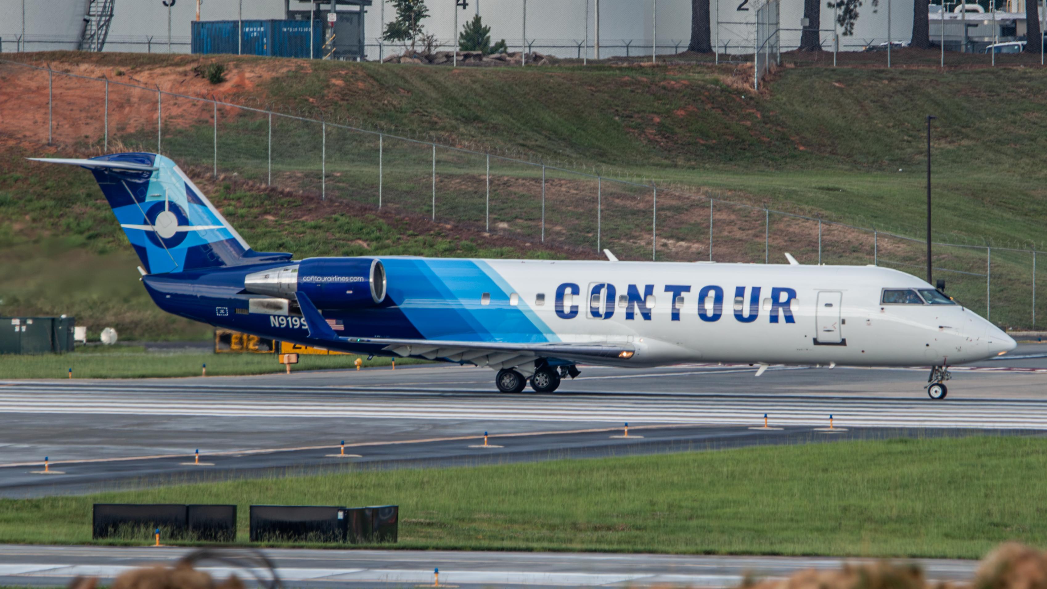 N919SW @ KCLT - Contour CRJ2 - by AviationLover50