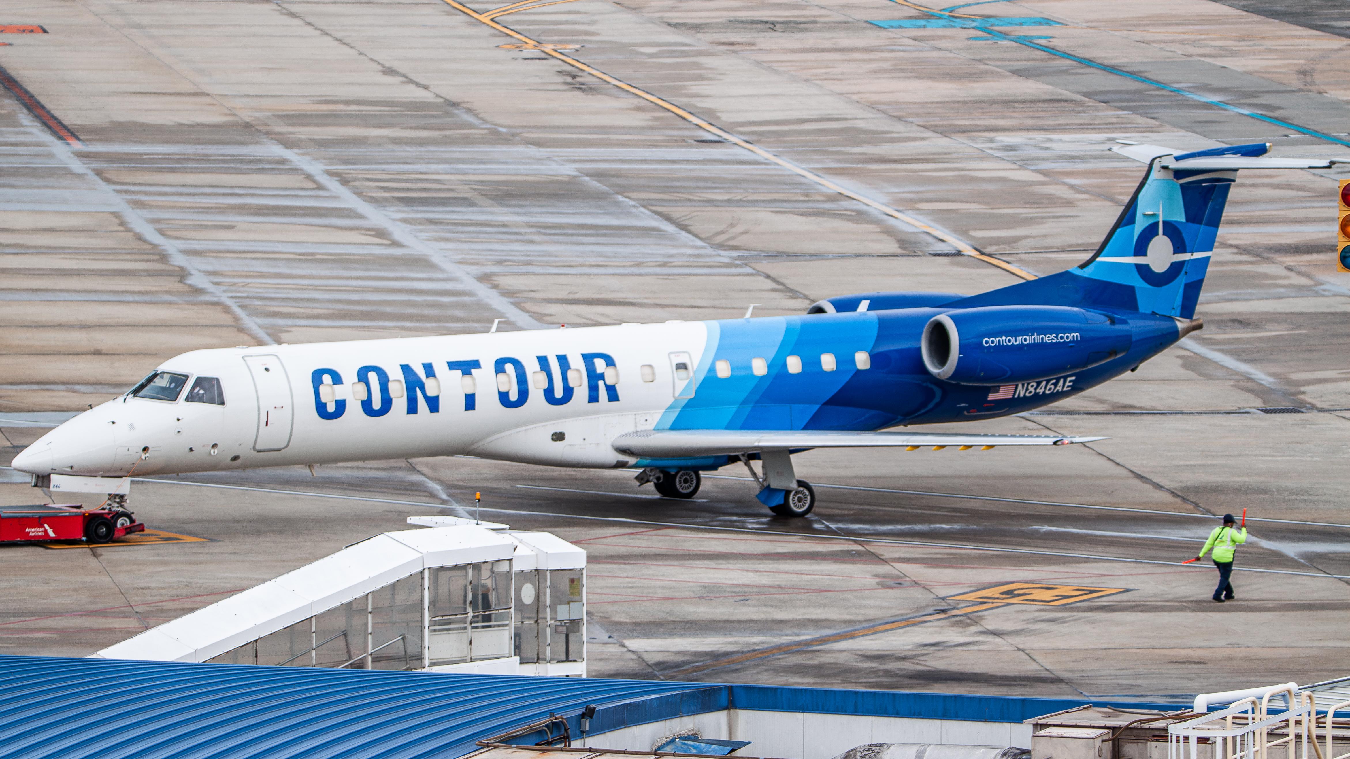 N846AE @ KCLT - Contour ERJ-140 - by AviationLover50
