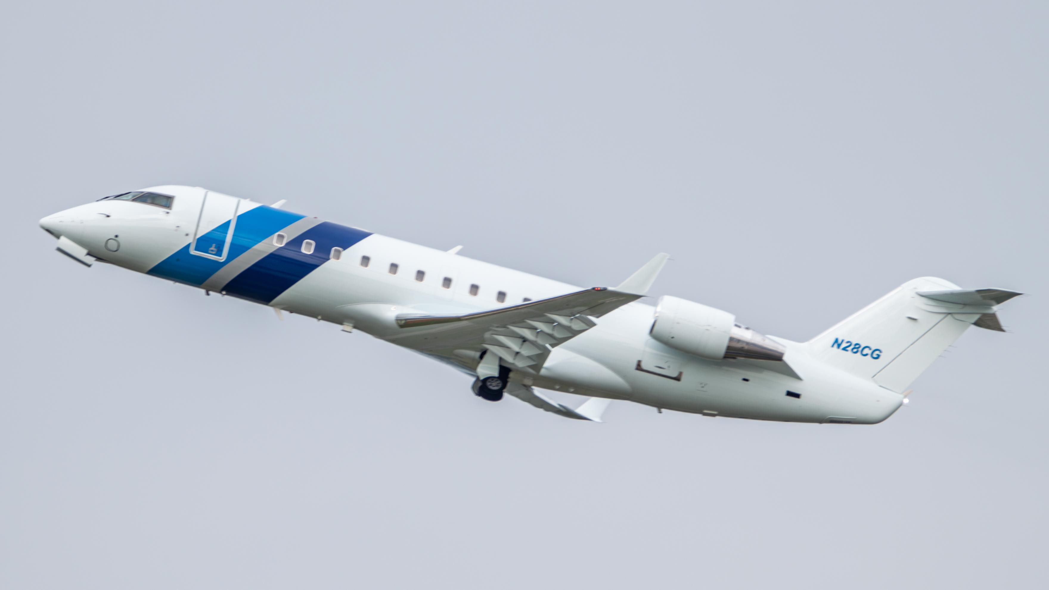 N28CG @ KCLT - Corning CRJ2 - by AviationLover50