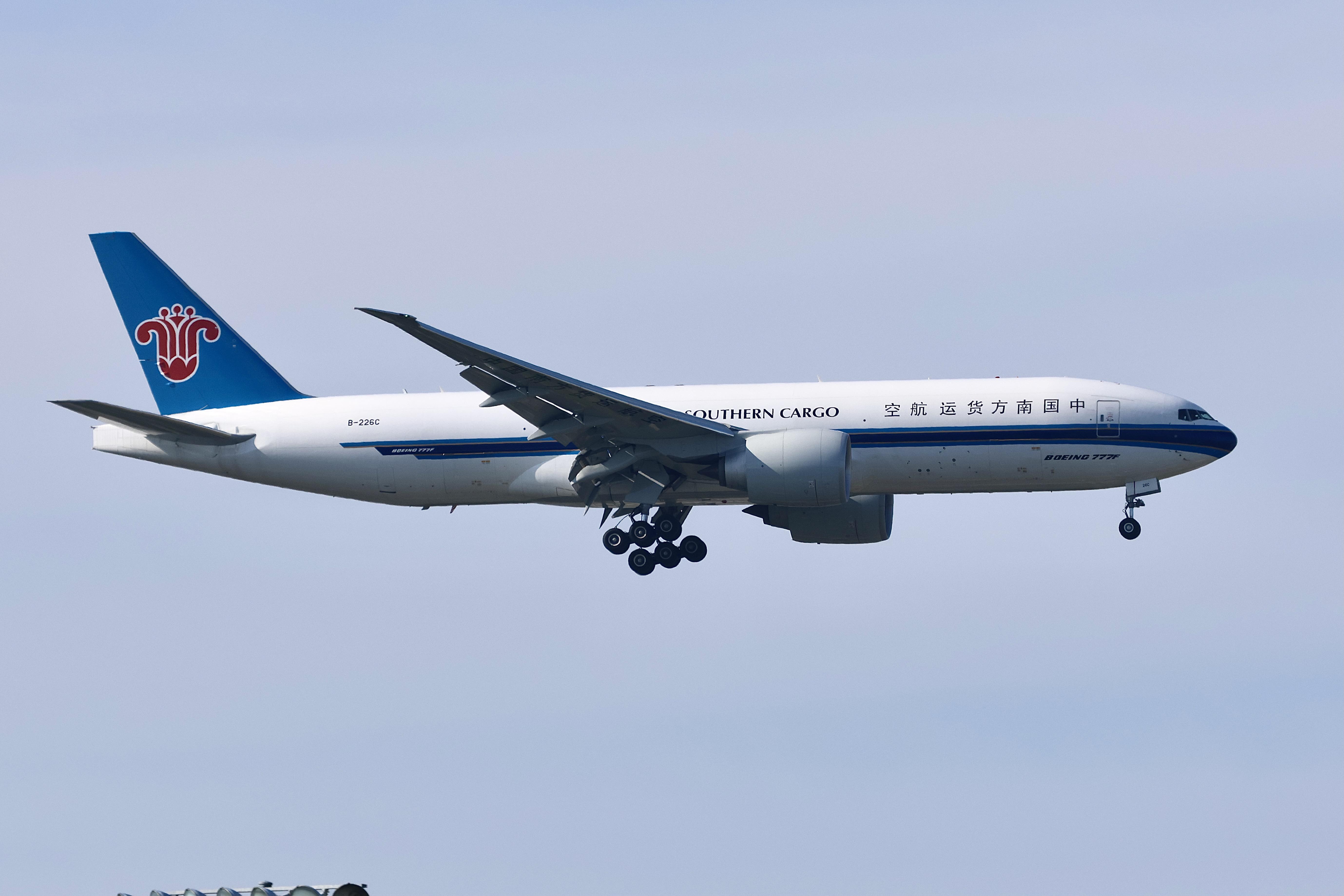 B-226C @ KORD - B77F China Southern Airlines Cargo B-226C on final approach 10C KORD - by MarkKalfas