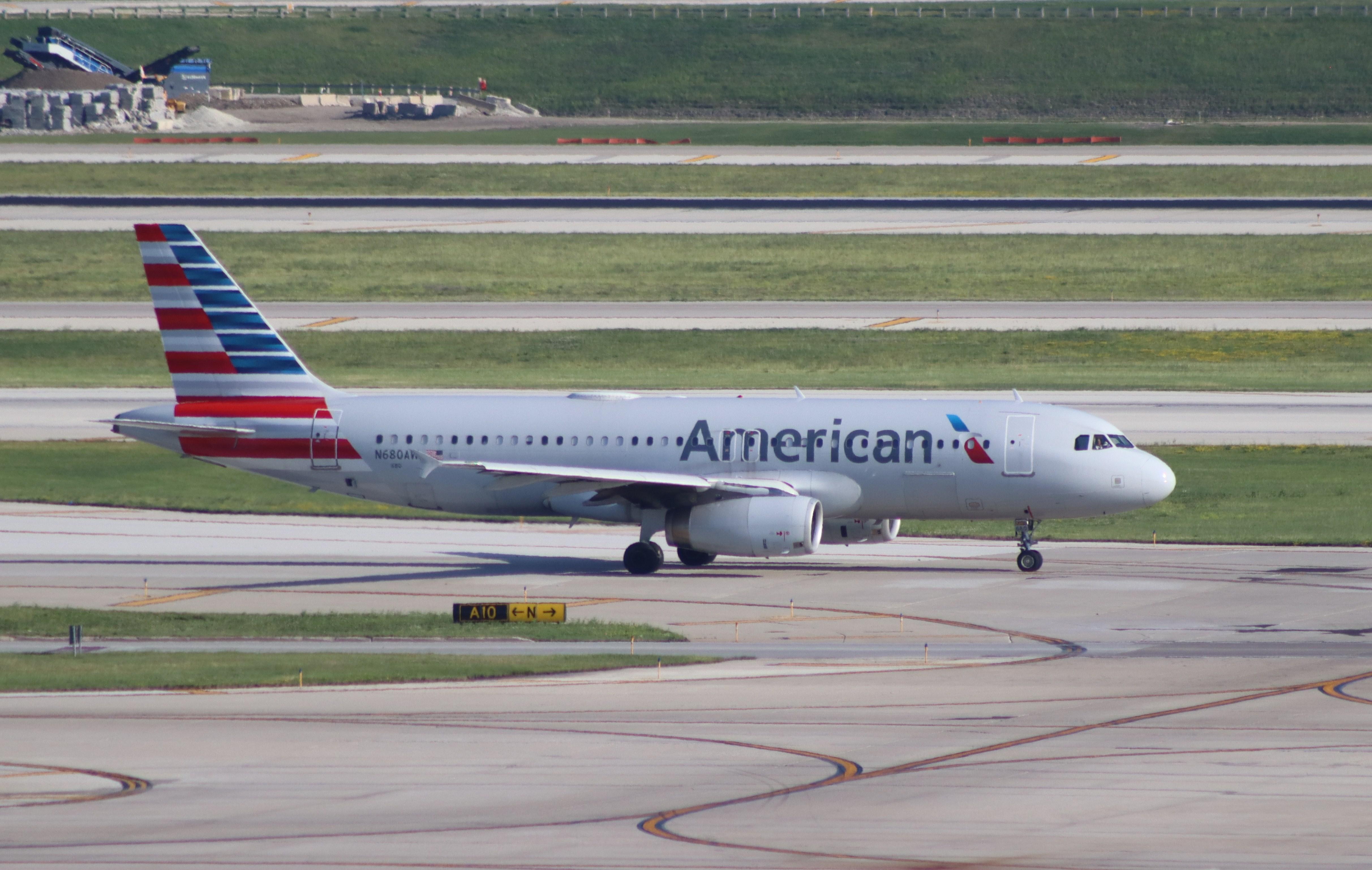 N680AW photo, click to enlarge