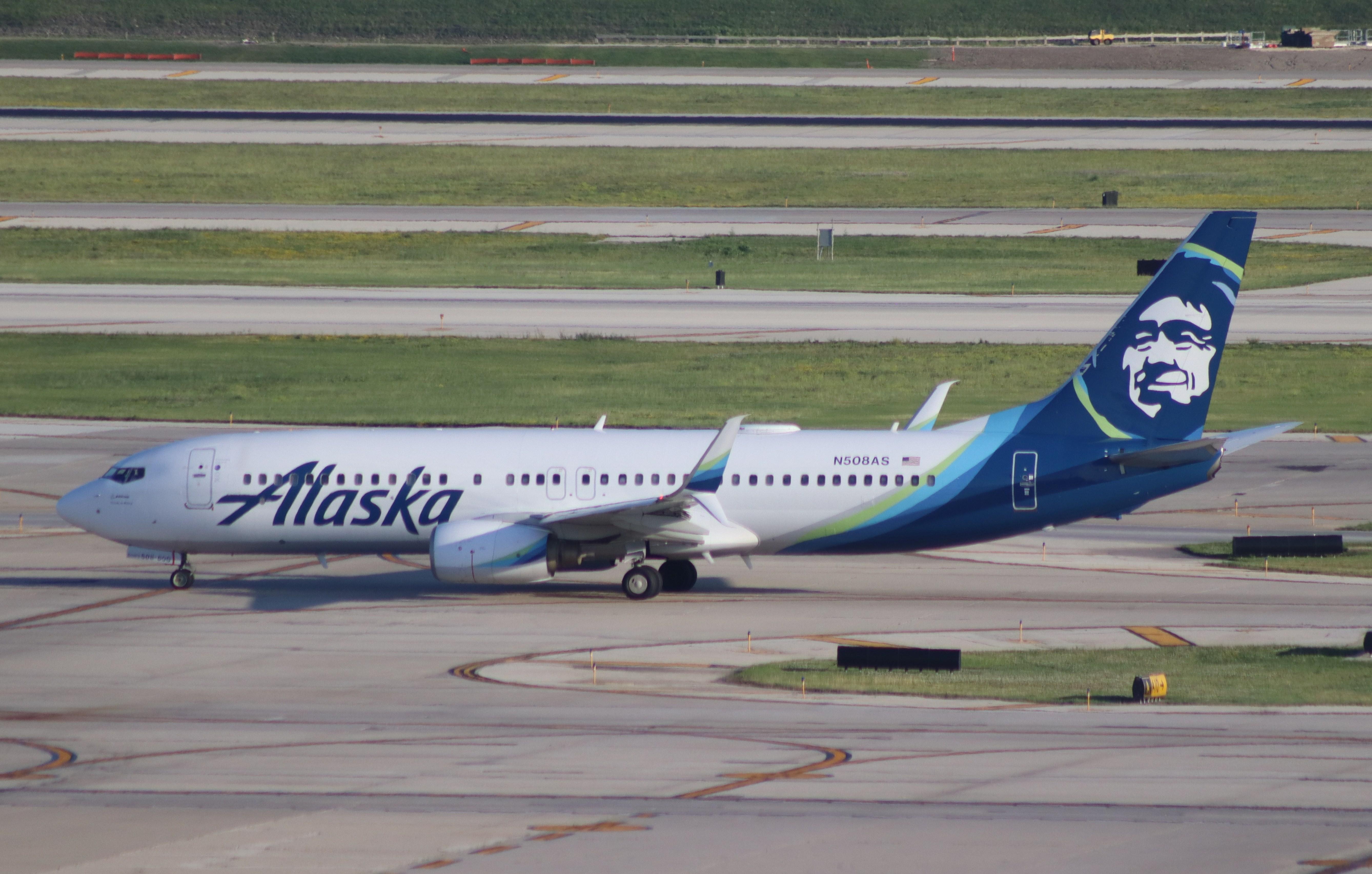 N508AS @ KORD - Boeing 737-890 - by MarkPasqualino