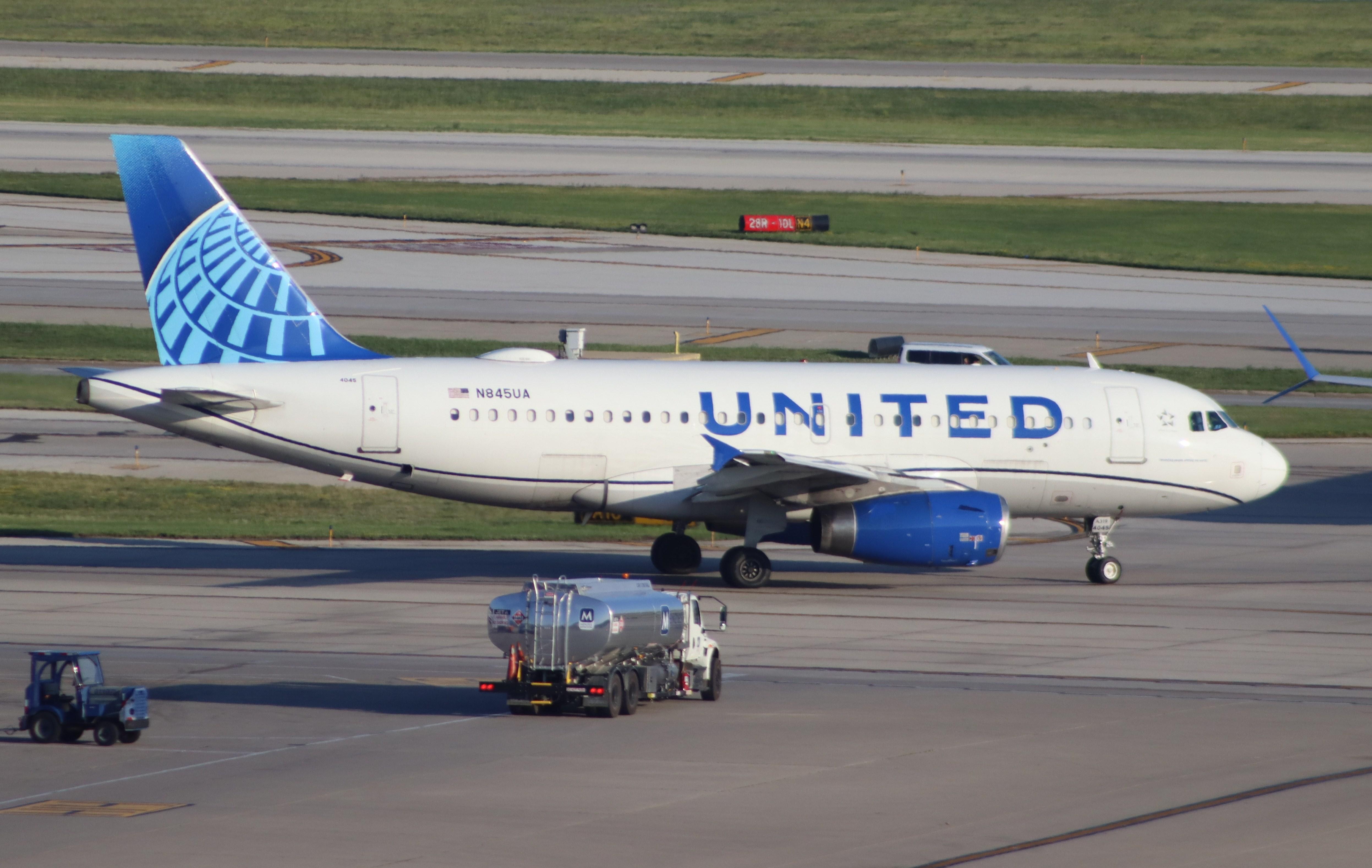 N845UA photo, click to enlarge