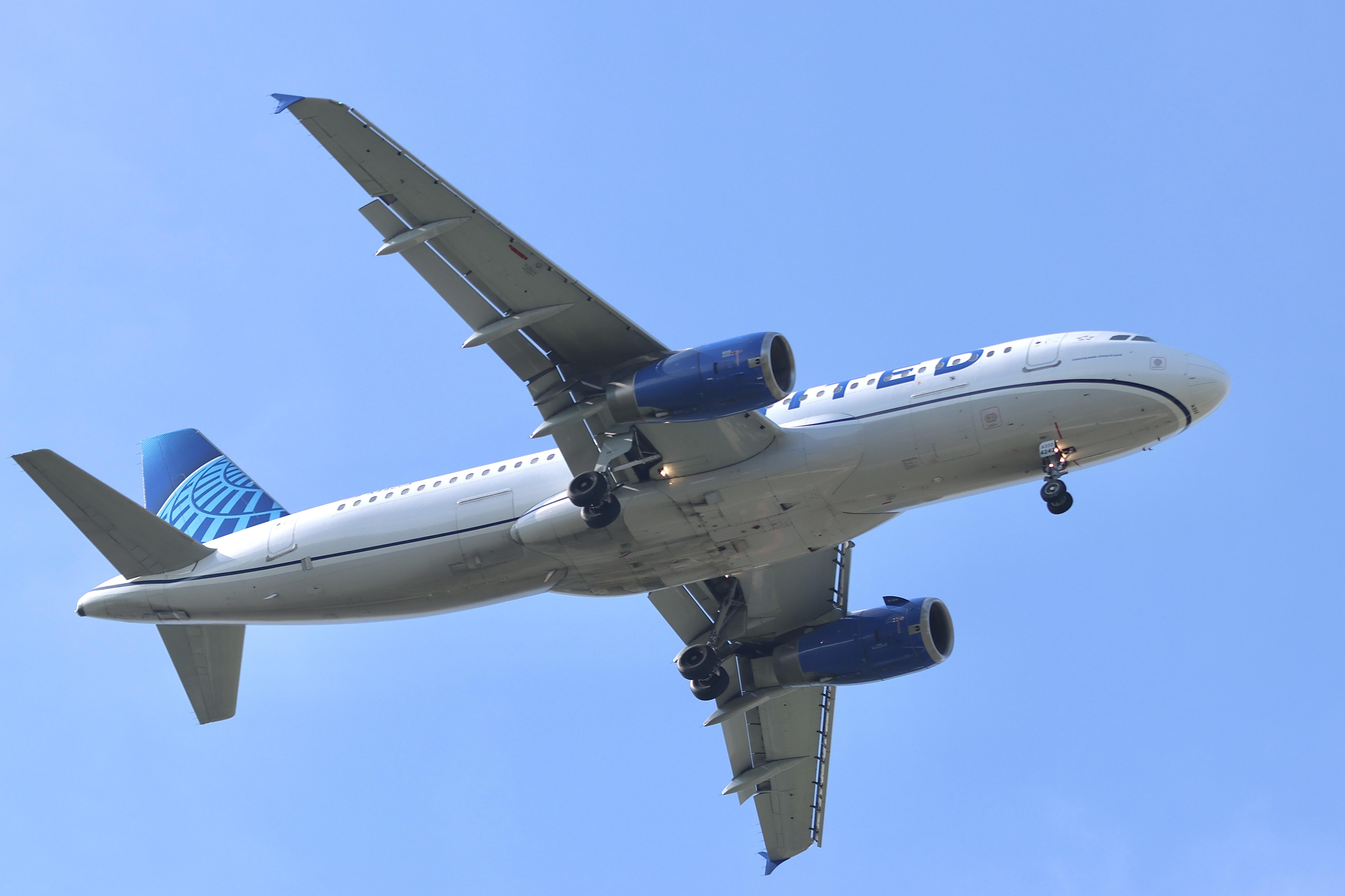 N442UA photo, click to enlarge