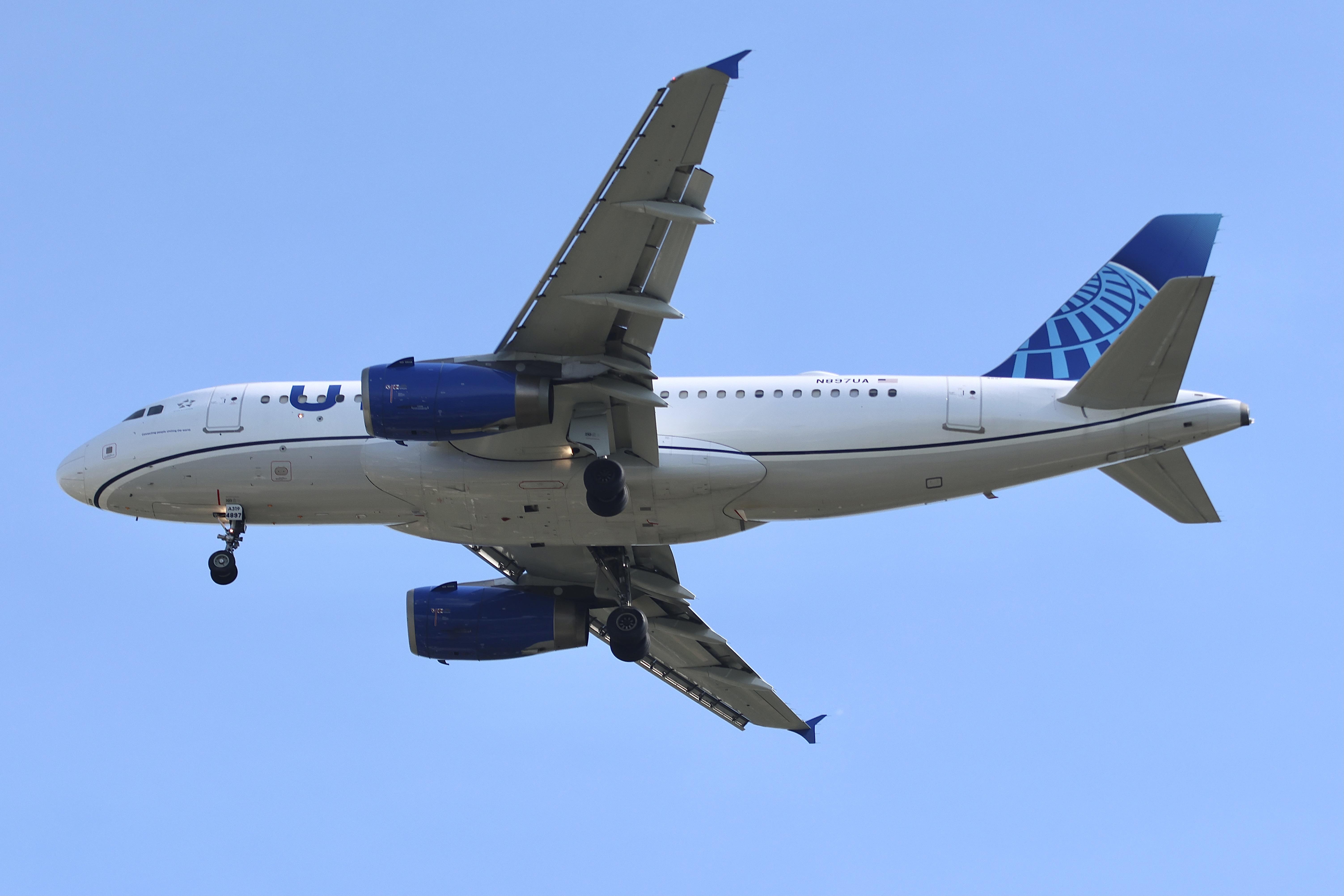 N897UA photo, click to enlarge
