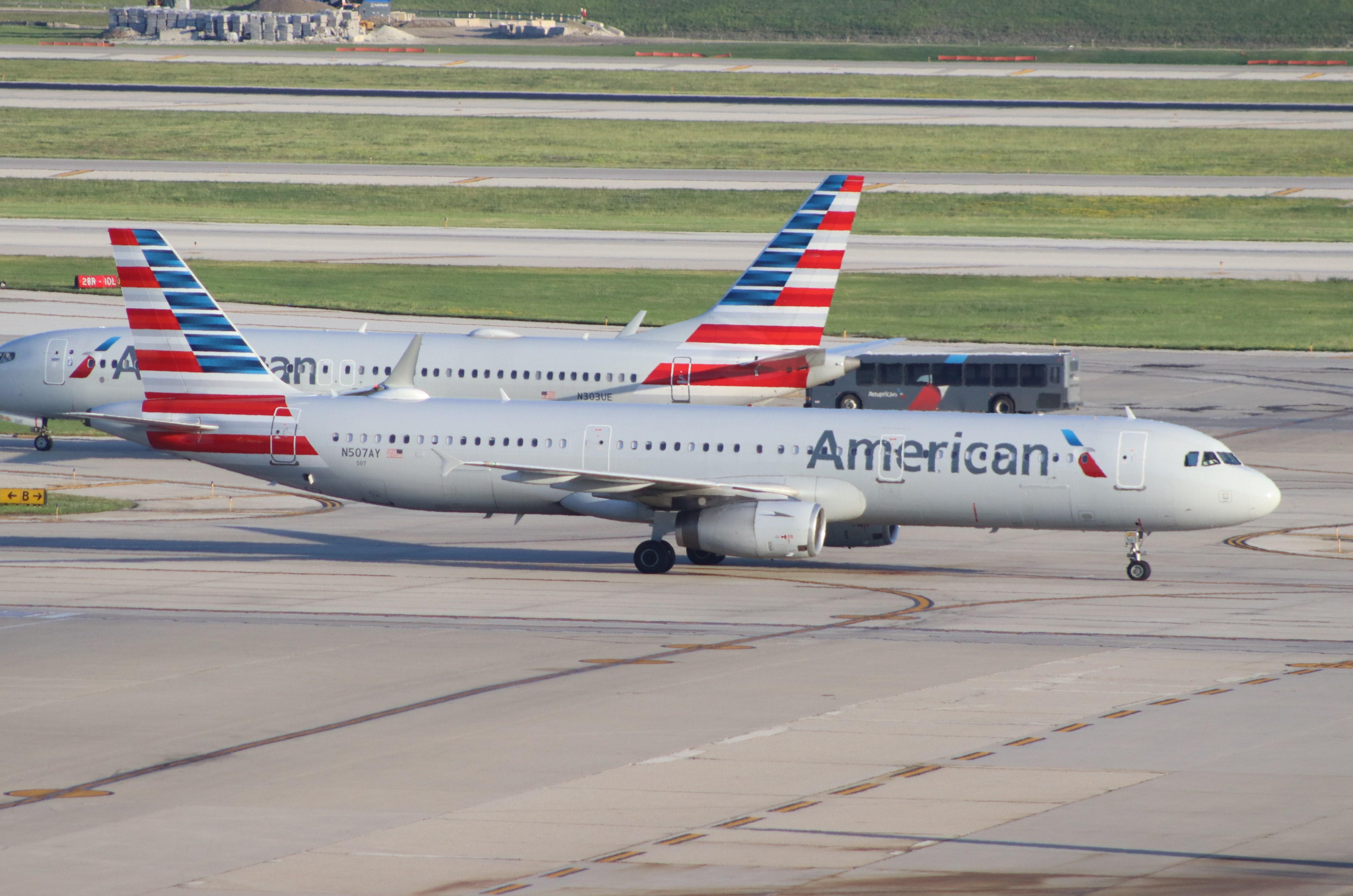 N507AY @ KORD - Airbus A321-231 - by MarkPasqualino