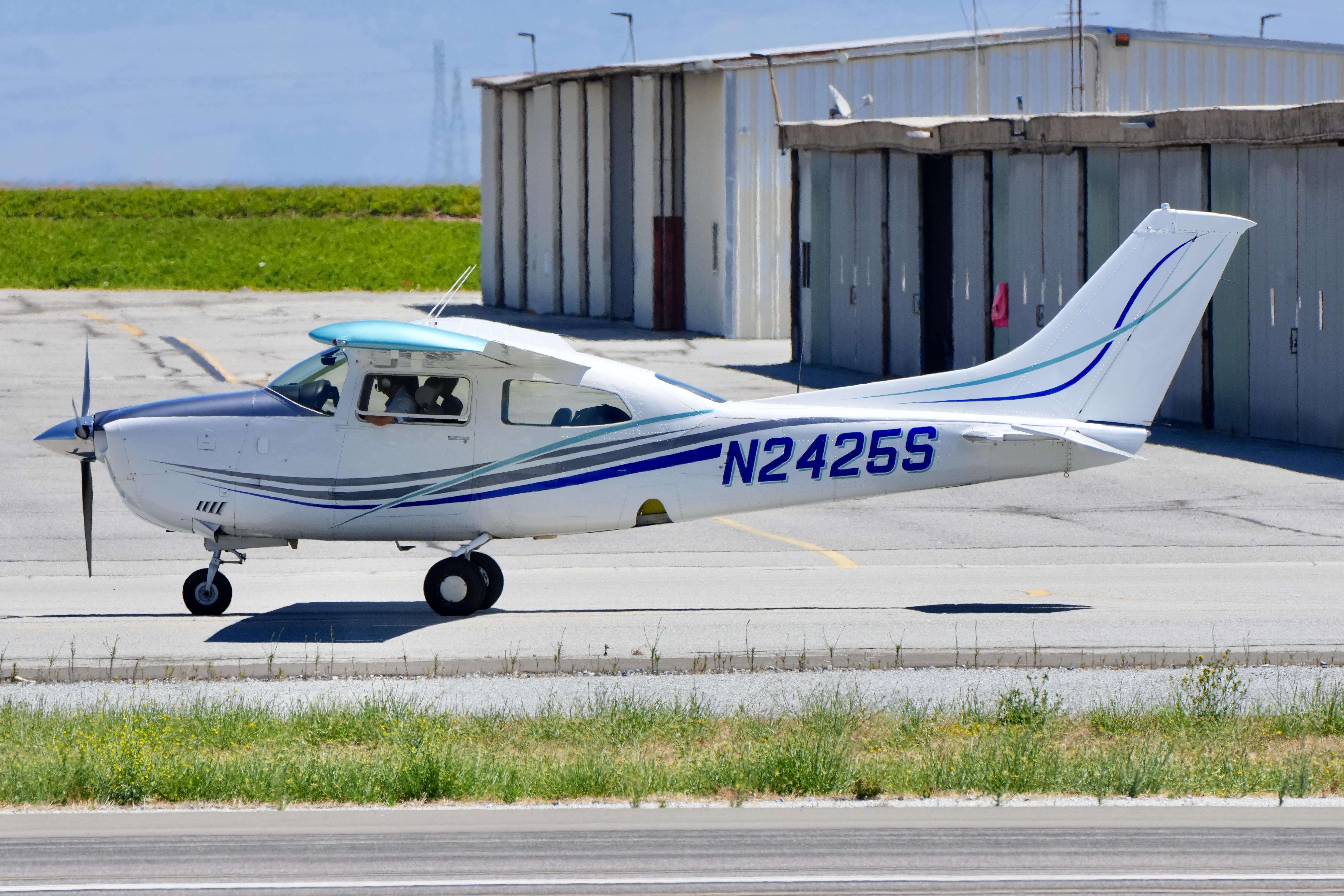 N2425S @ KSQL - San Carlos airport in California 2026 - by ClaytonEddy