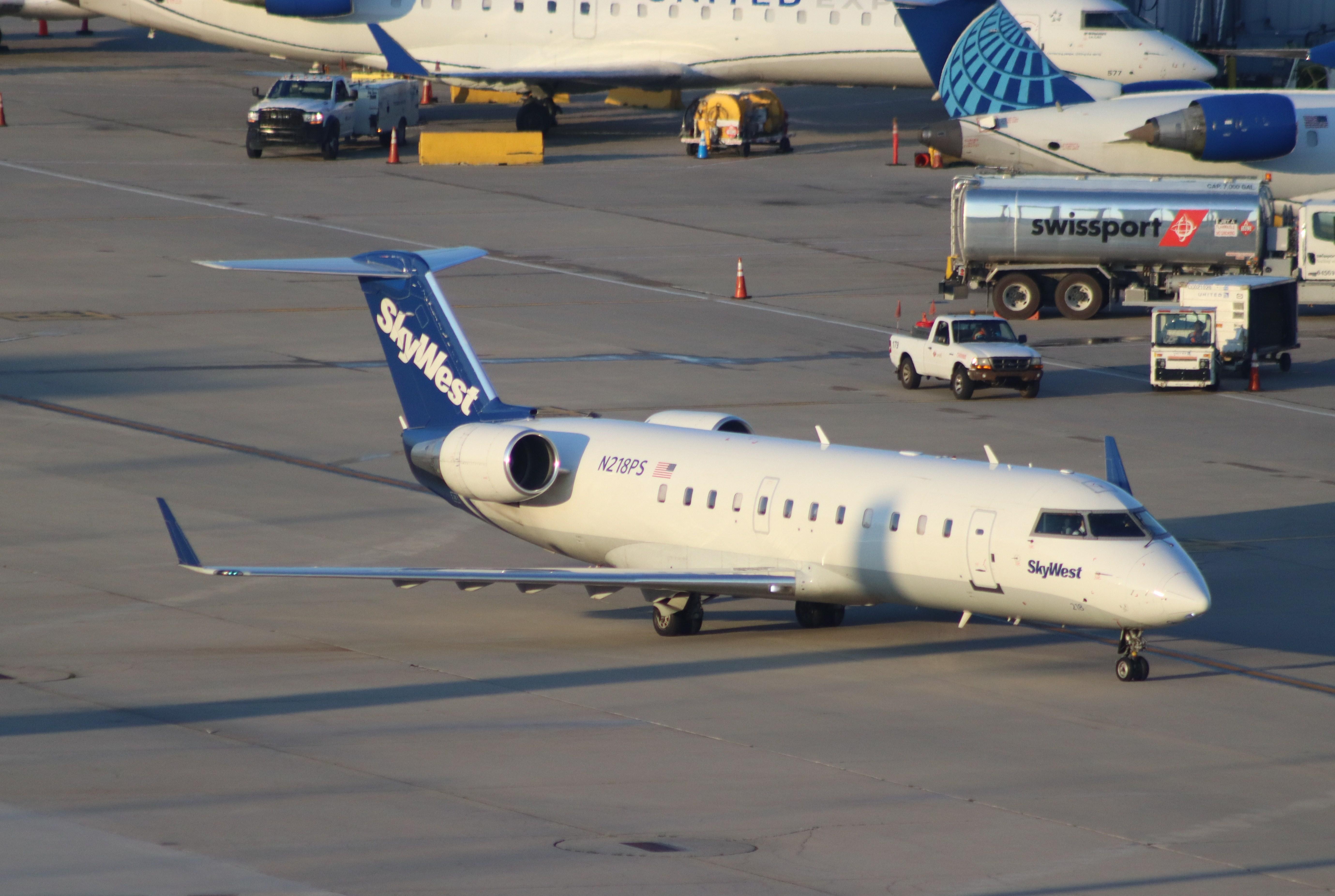 N218PS @ KORD - CL-600-2B19 - by MarkPasqualino