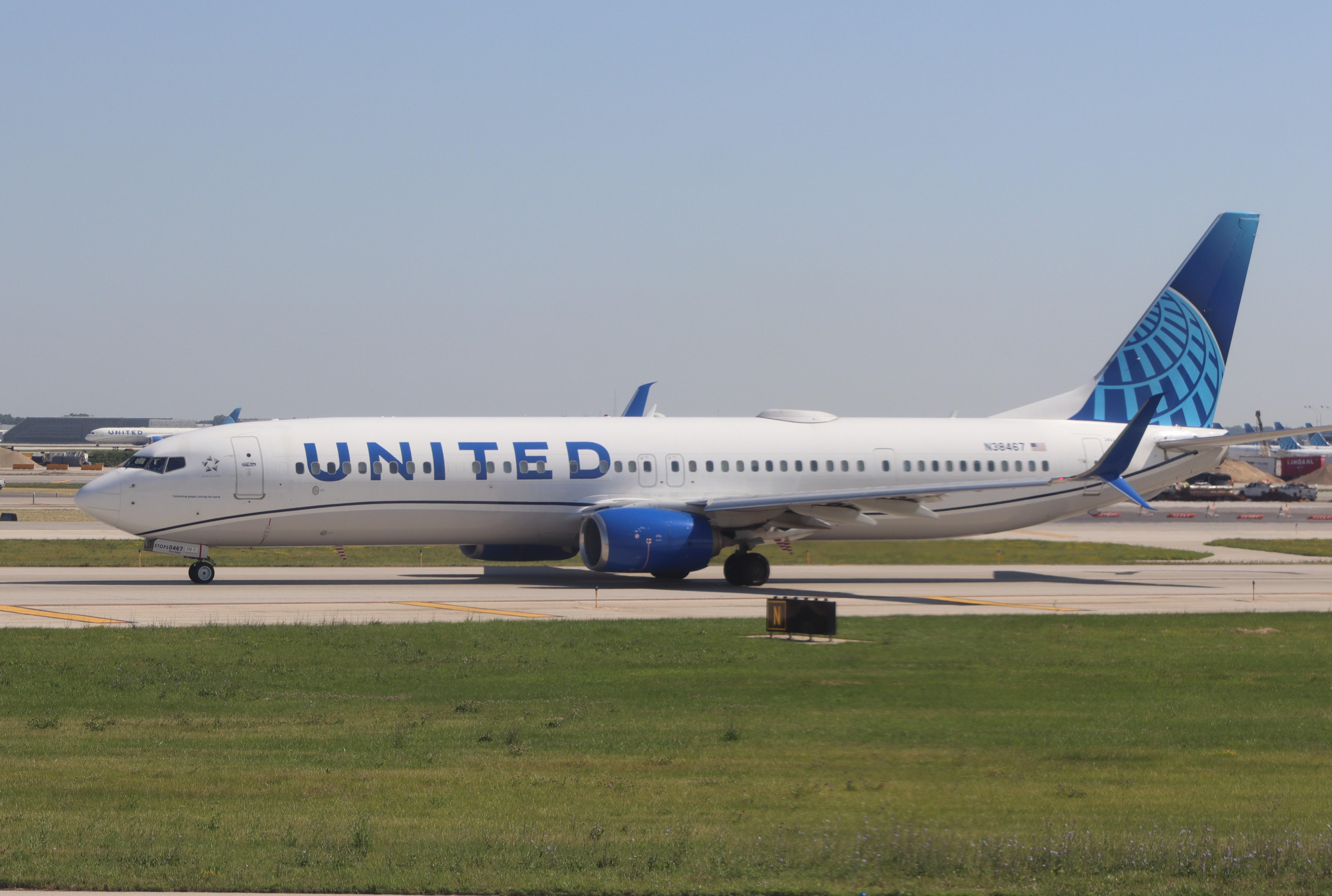 N38467 @ KORD - Boeing 737-924/ER - by MarkPasqualino