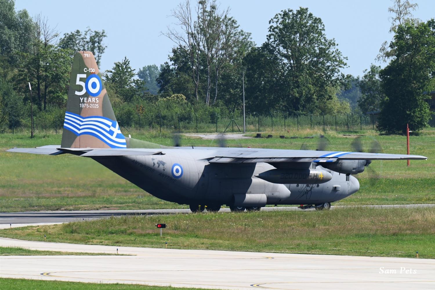 751 photo, click to enlarge