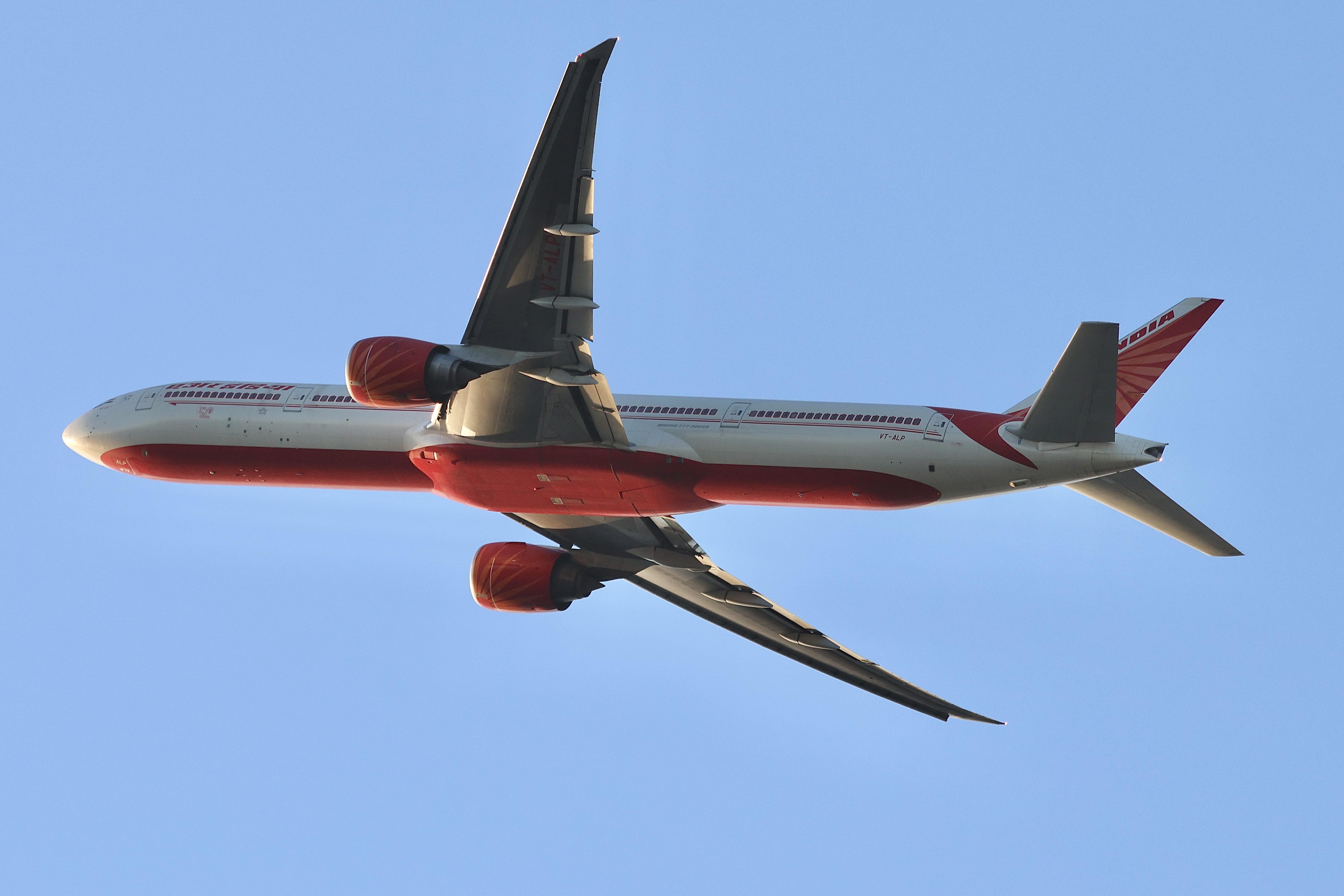VT-ALP @ KORD - B77W Air India  Boeing 777-337(ER) VT-ALP departing 28R KORD - by MarkKalfas