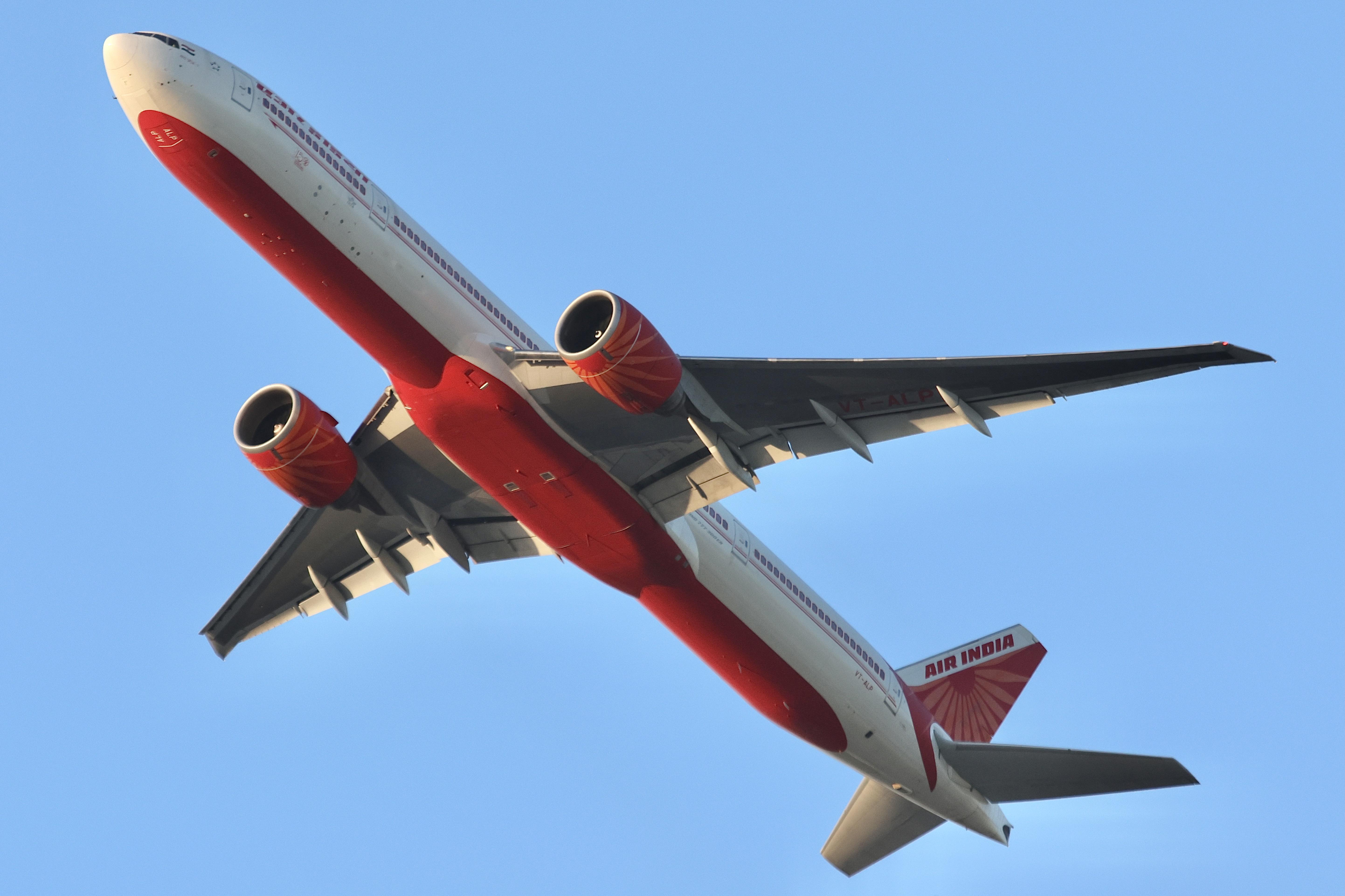 VT-ALP @ KORD - B77W Air India  Boeing 777-337(ER) VT-ALP departing 28R KORD - by MarkKalfas