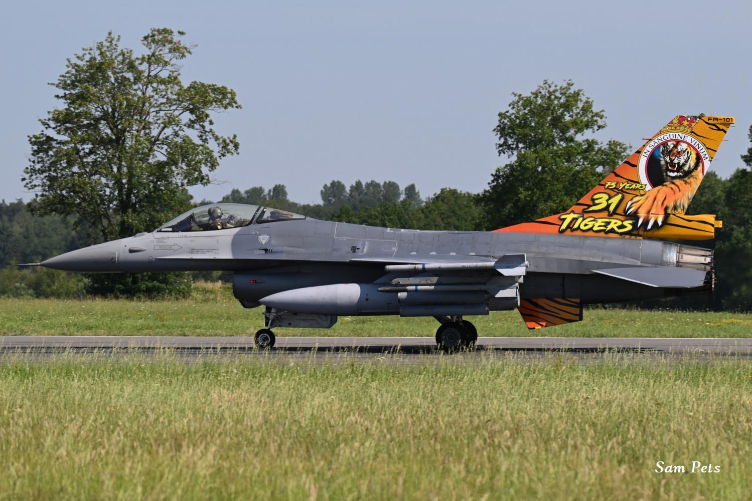 FA-101 photo, click to enlarge
