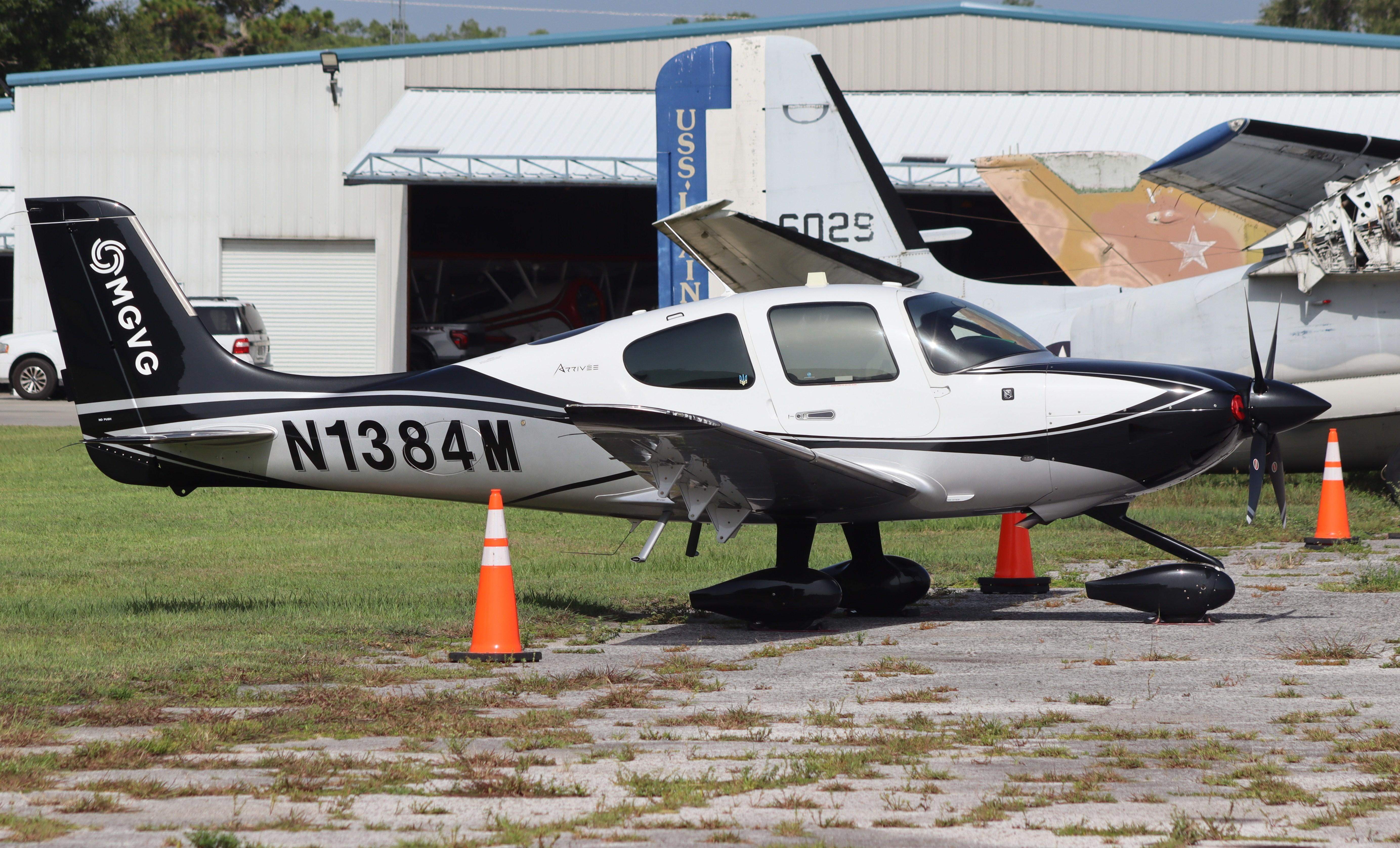 N1384M photo, click to enlarge
